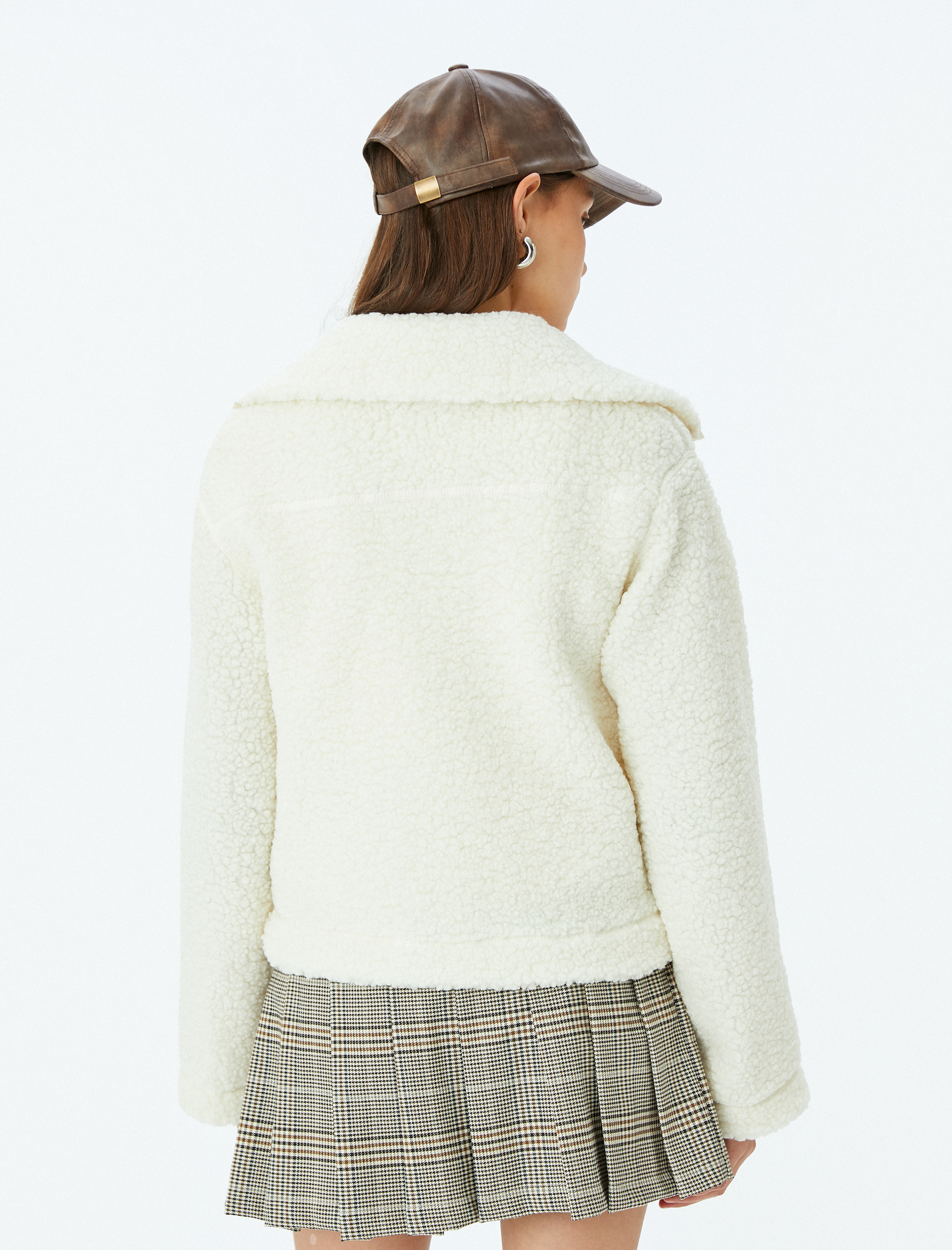   Fermuarlı Cep Detaylı Dik Yaka Rahat Kalıp Peluş Ceket