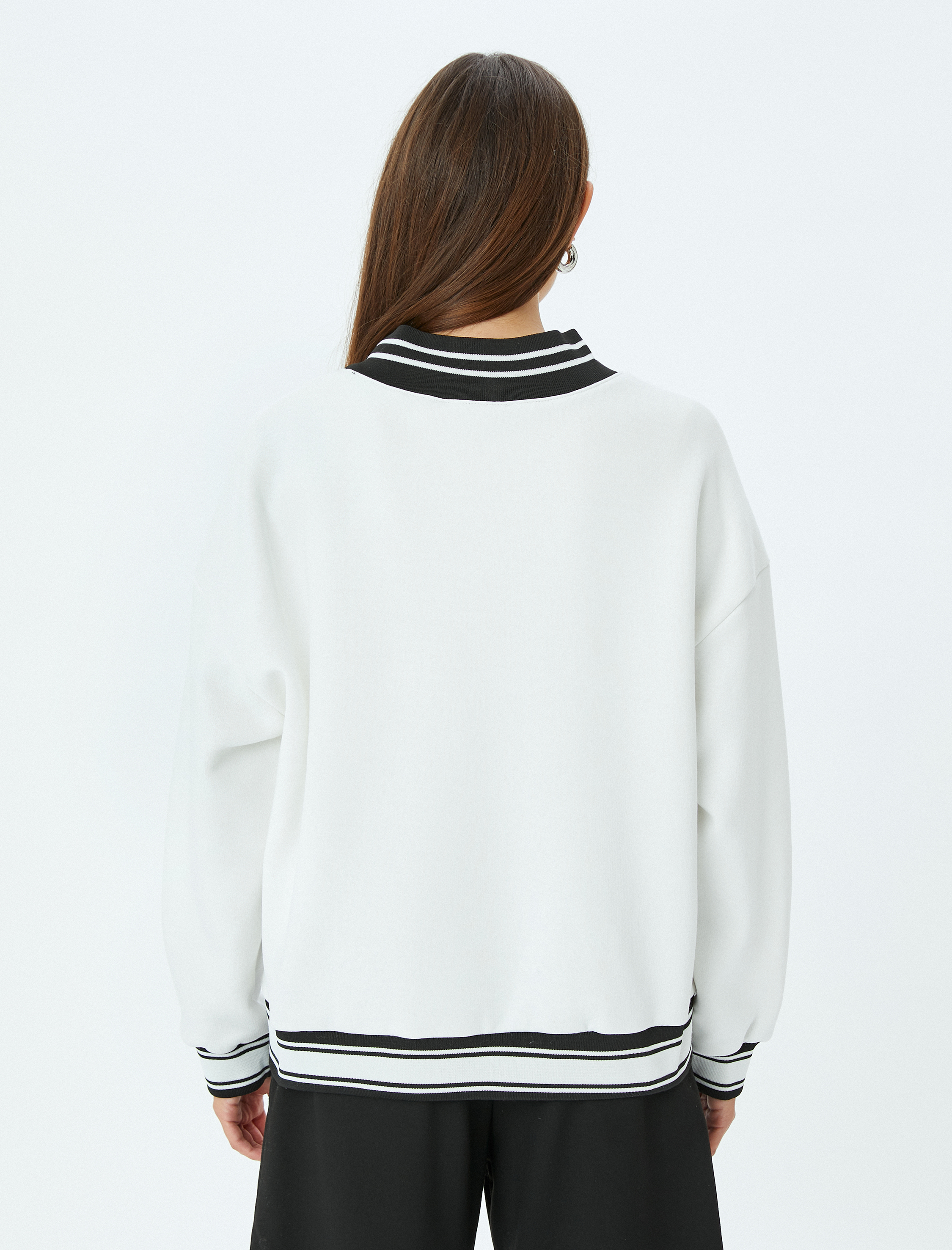 V Yaka Biyeli Kolej Baskılı Şardonlu Oversize Sweatshirt