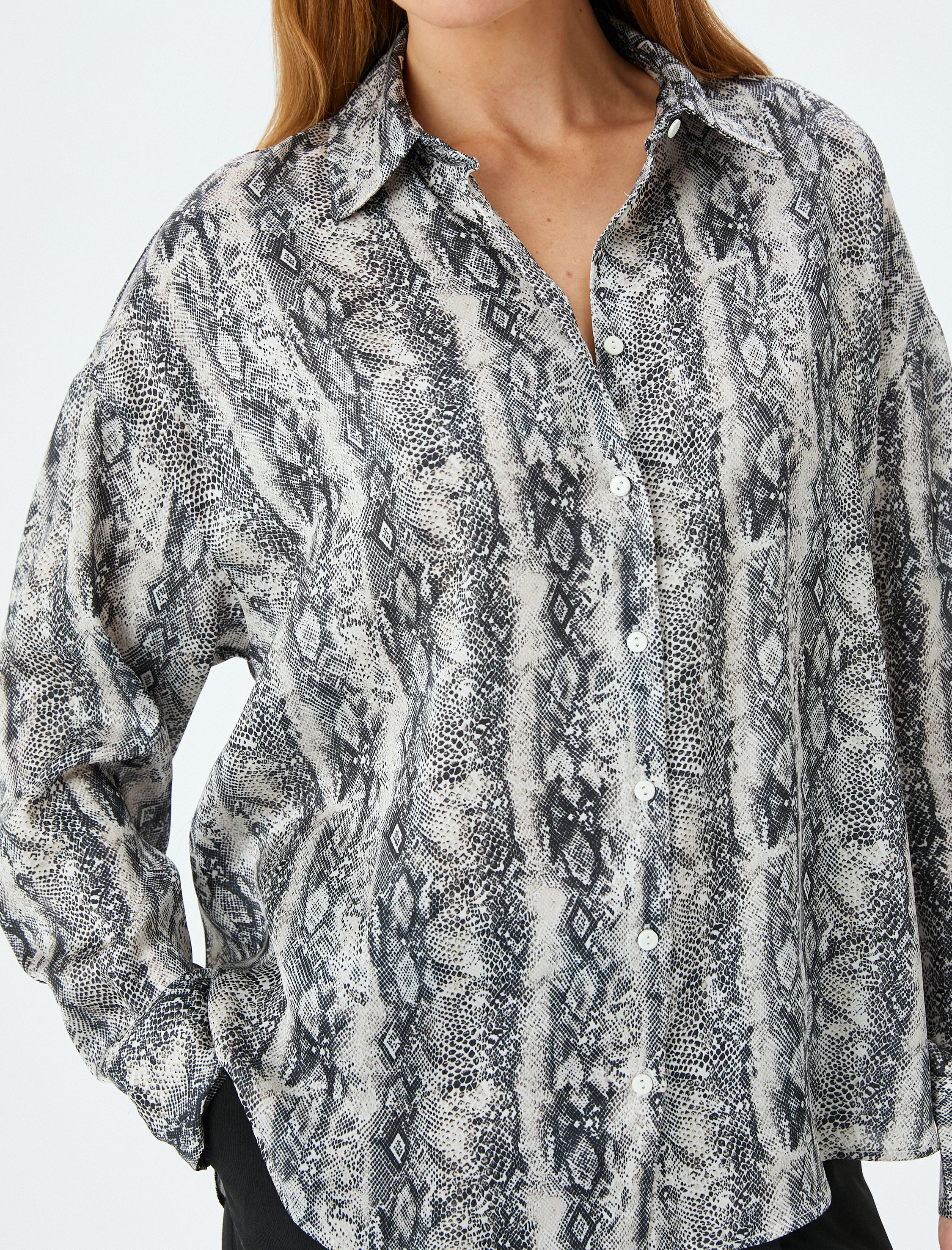   Yılan Derisi Baskılı Uzun Kollu Saten Gömlek