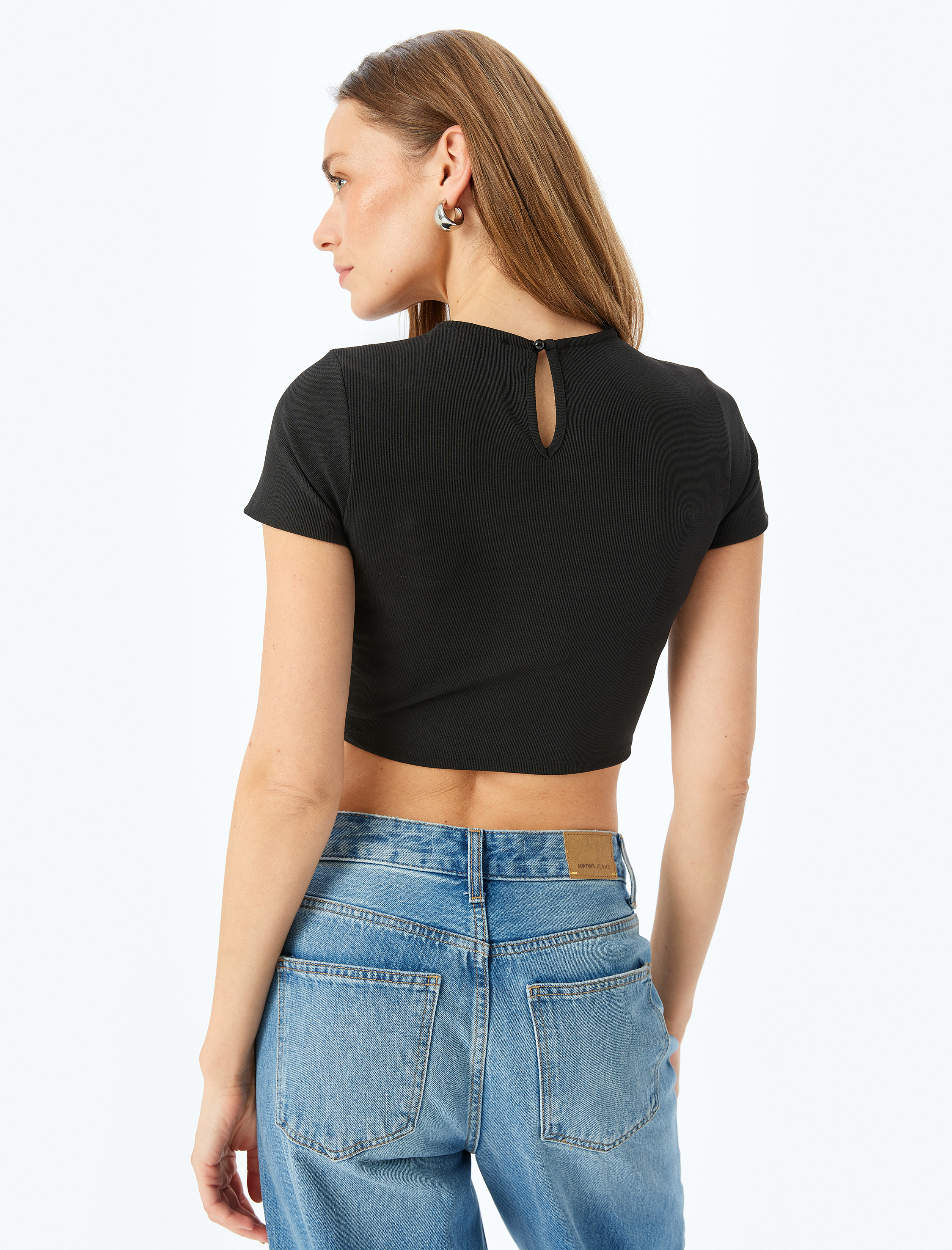 Kısa Kollu Yuvarlak Yaka Korse Detaylı Crop Fitilli Tişört