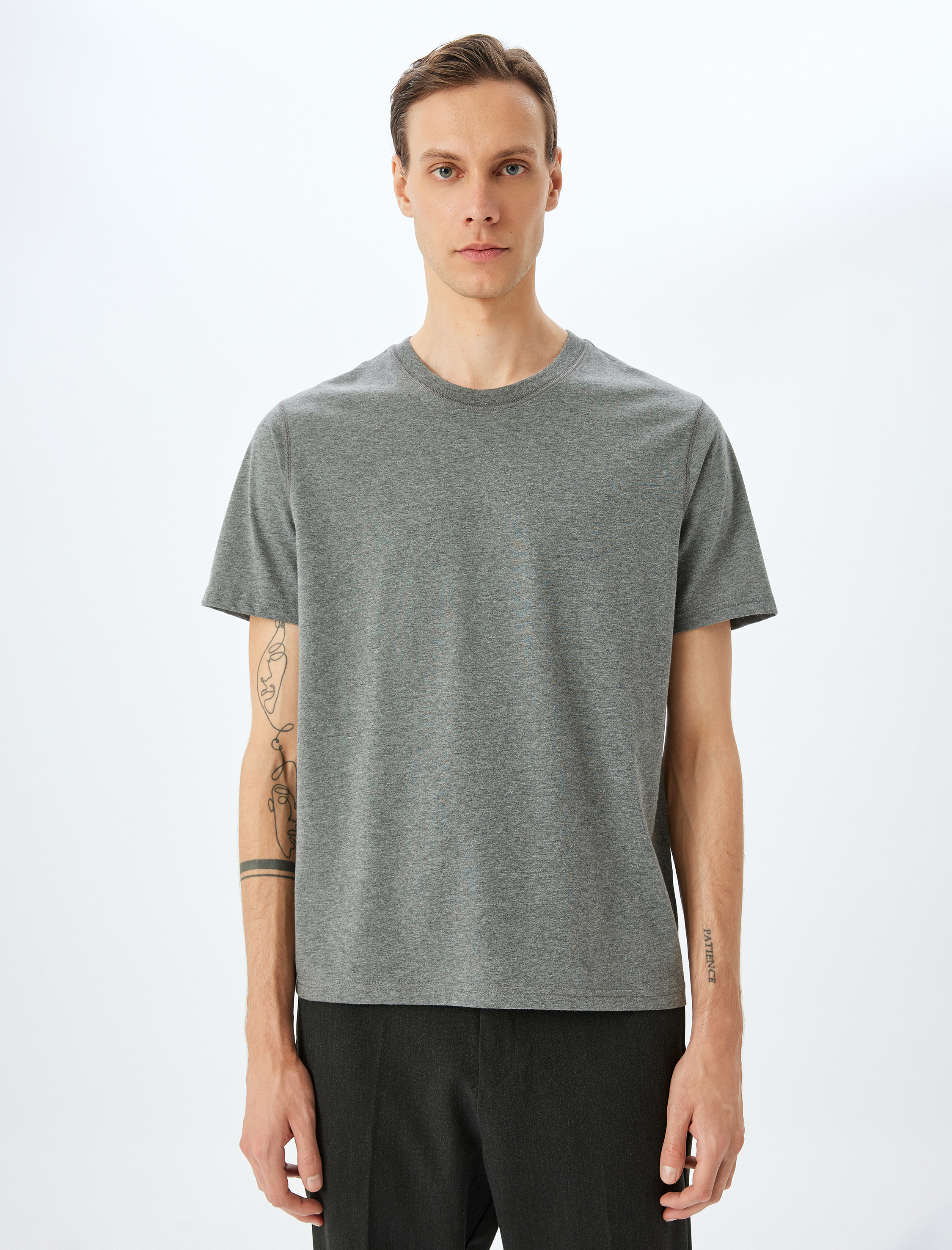   Kısa Kollu Bisiklet Yaka Regular Fit Pamuk Karışımlı Basic Tişört