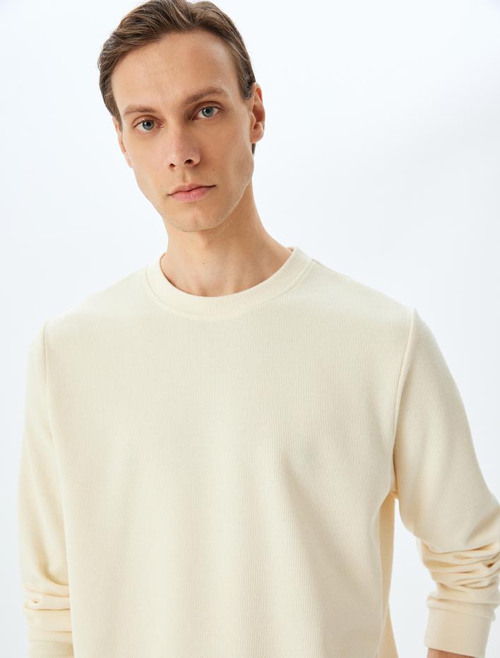  Pamuk Karışımlı Dokulu Basic Bisiklet Yaka Sweatshirt