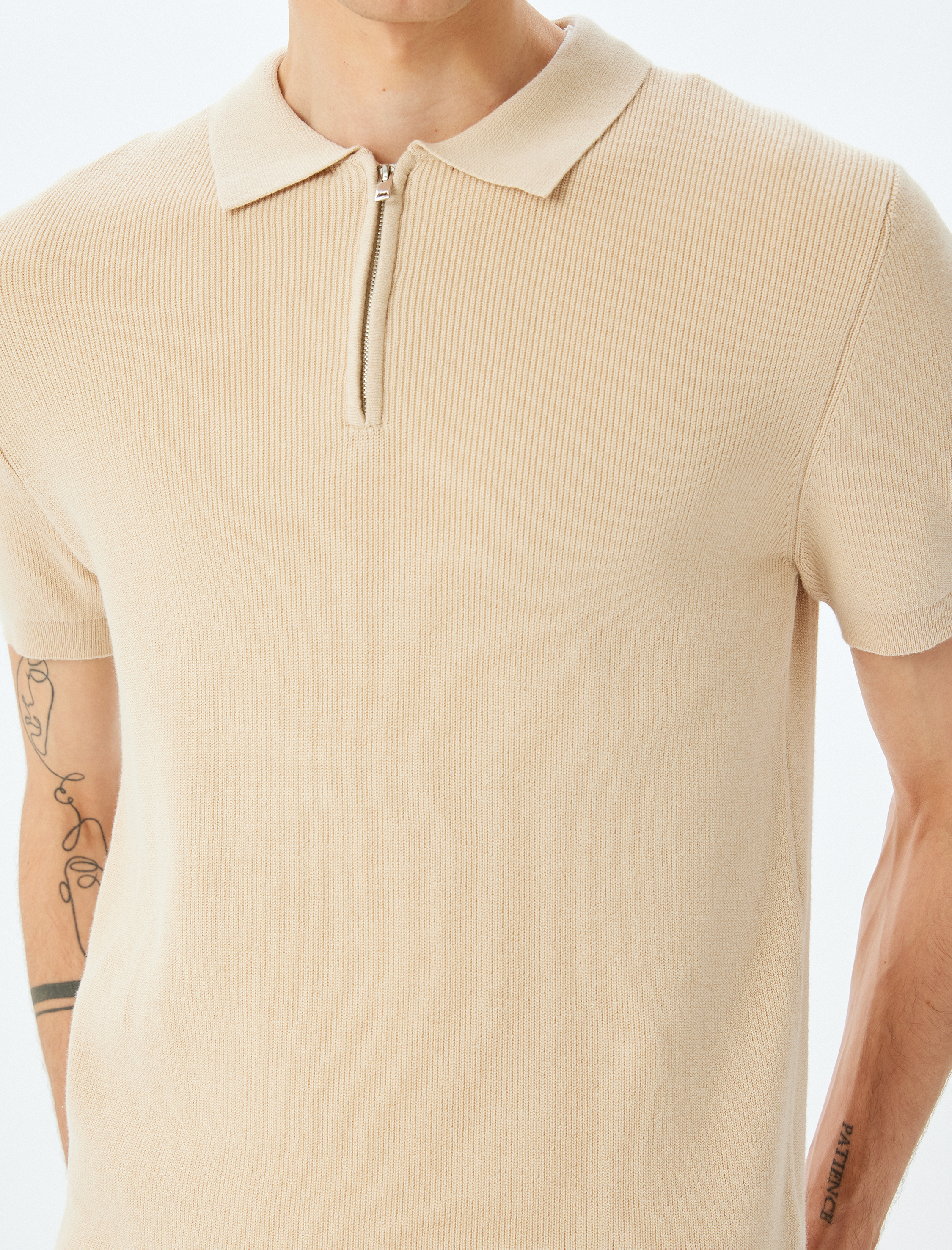   Yarım Fermuarlı Pamuk Karışımlı Kısa Kollu Triko Tişört