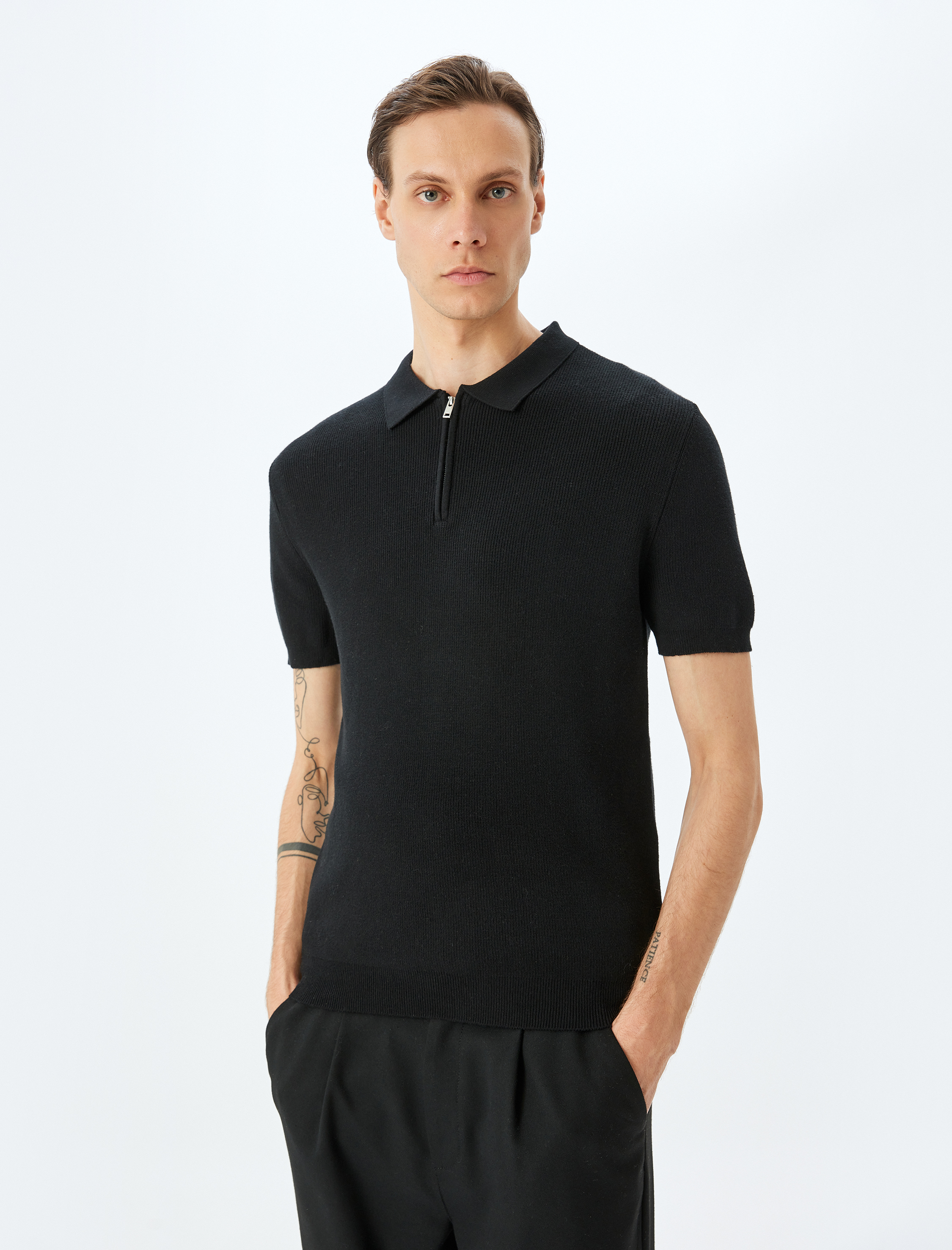 Yarım Fermuarlı Pamuk Karışımlı Kısa Kollu Triko Tişört