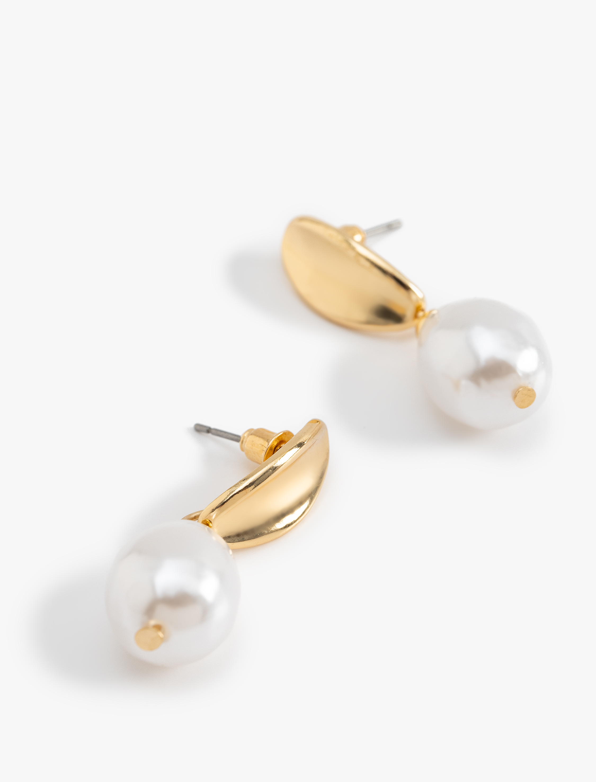  Kadın Oval Sallantılı İnci Küpe