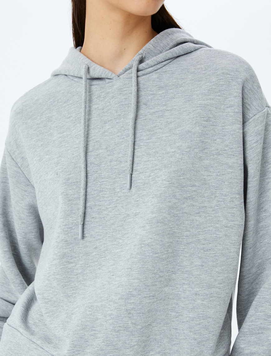   Çift Kumaş Kullanımlı Üç İplik Kapüşonlu Oversize Sweatshirt