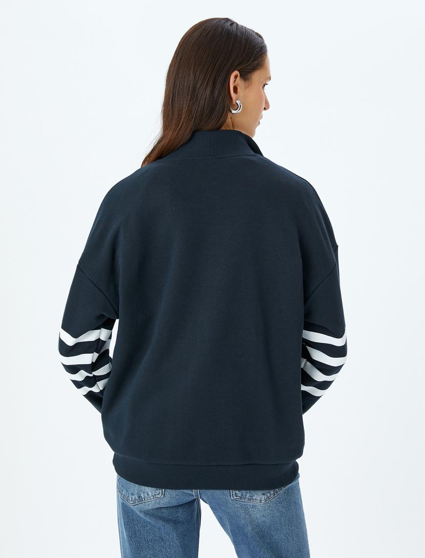   Yarım Fermuarlı Çizgili Oversize Sweatshirt