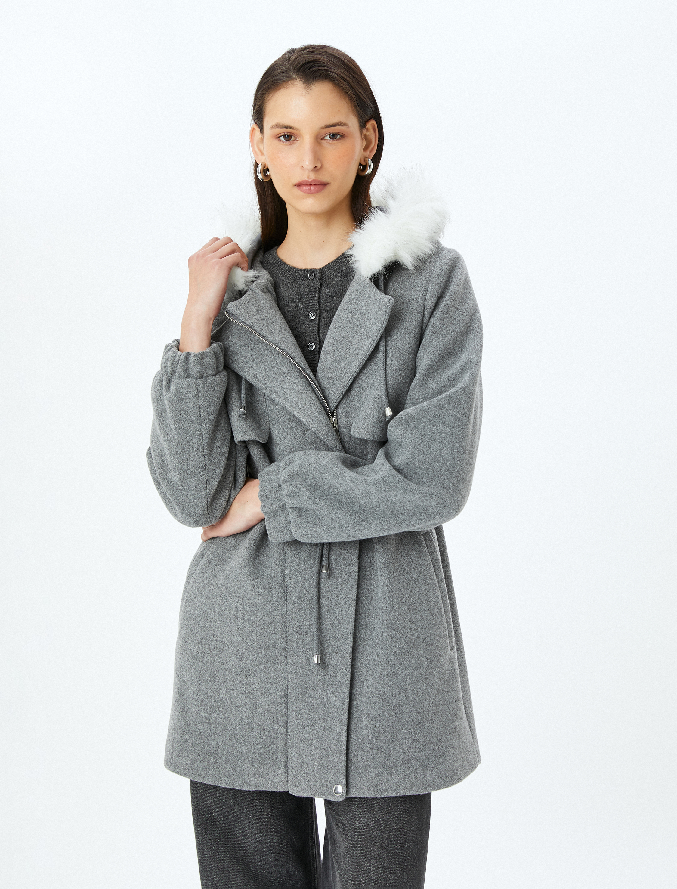   Cepli Fermuarlı Suni Kürk Detaylı Kapüşonlu Kaşe Kaban