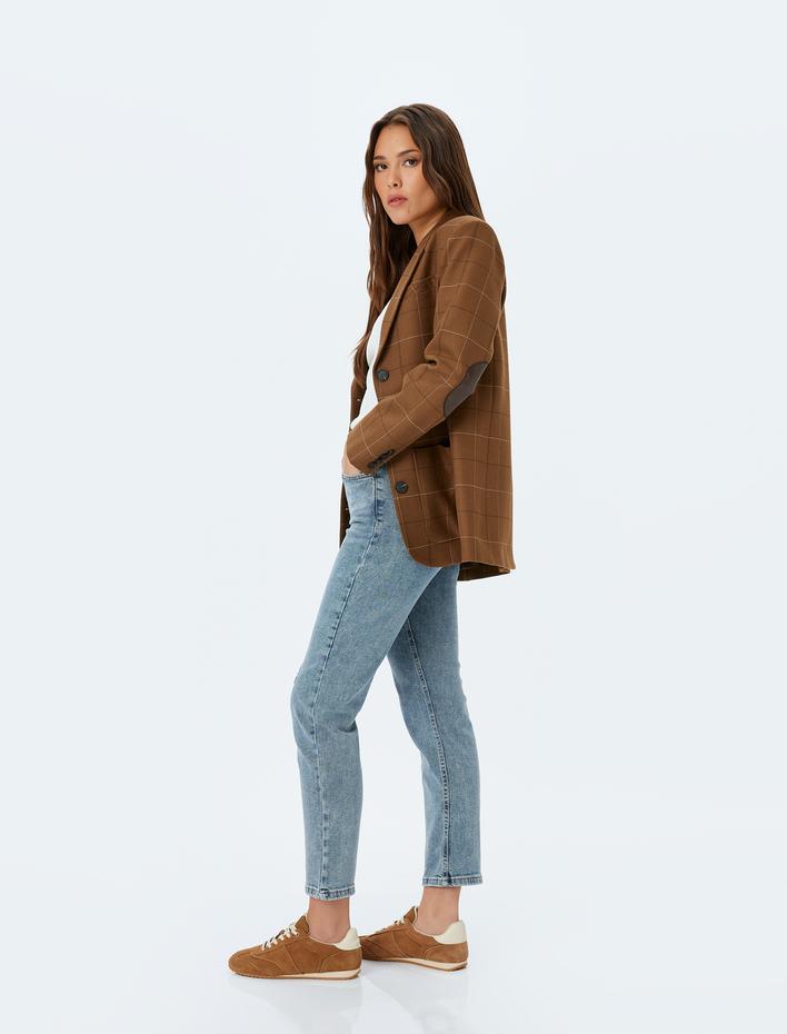  Düz Paça Normal Bel Düğmeli Cep Detaylı Kot Pantolon - Straight Fit Jean