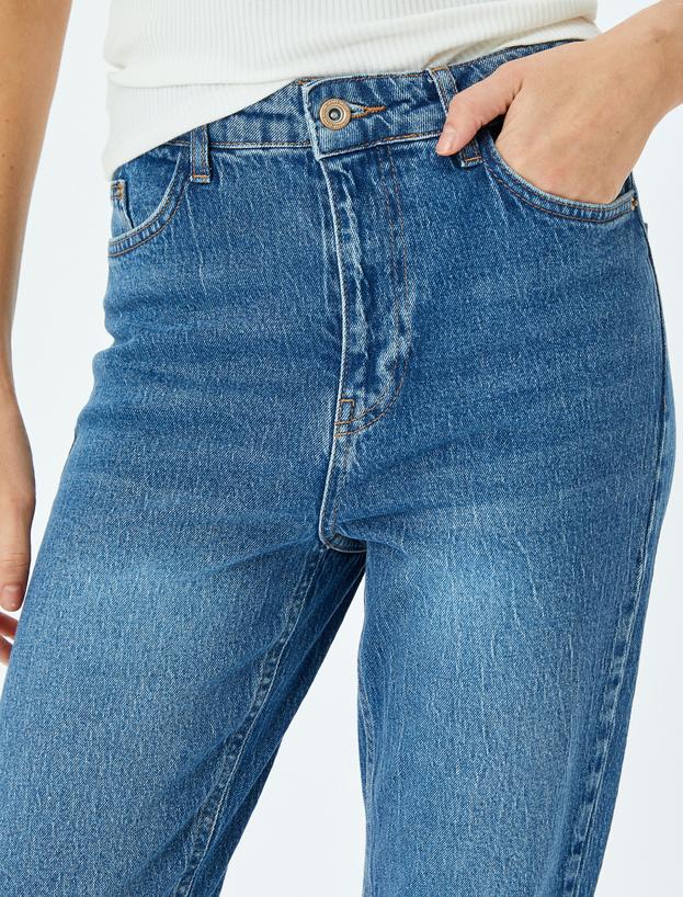 Yüksek Bel Bol Kalıp Düz Paça Düğmeli Cepli Pamuklu Kot Pantolon - Mom Jean_4