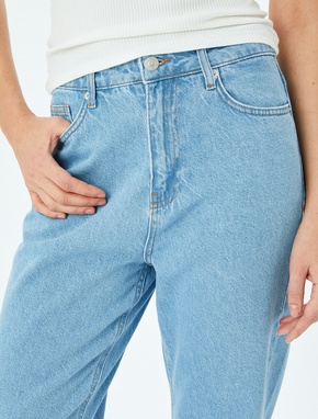 Yüksek Bel Bol Kalıp Düz Kısa Paça Düğmeli Cepli Pamuklu Kot Pantolon - Mom Jean_4