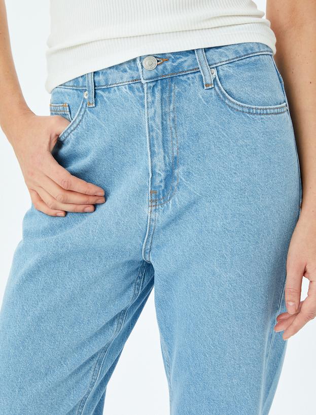 Yüksek Bel Bol Kalıp Düz Kısa Paça Düğmeli Cepli Pamuklu Kot Pantolon - Mom Jean_4