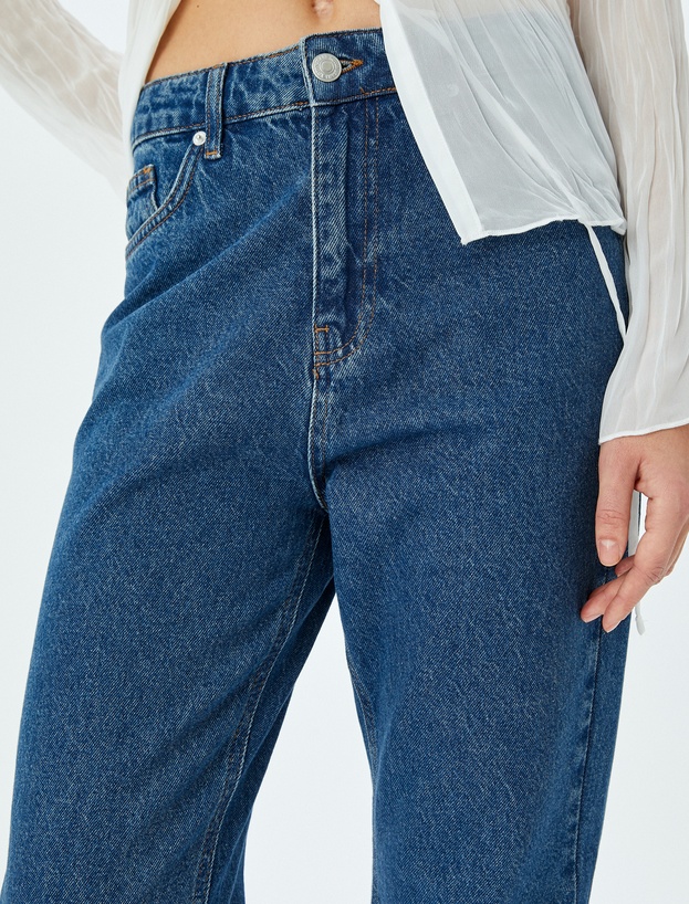 Yüksek Bel Bol Kalıp Düz Kısa Paça Düğmeli Cepli Pamuklu Kot Pantolon - Mom Jean_4