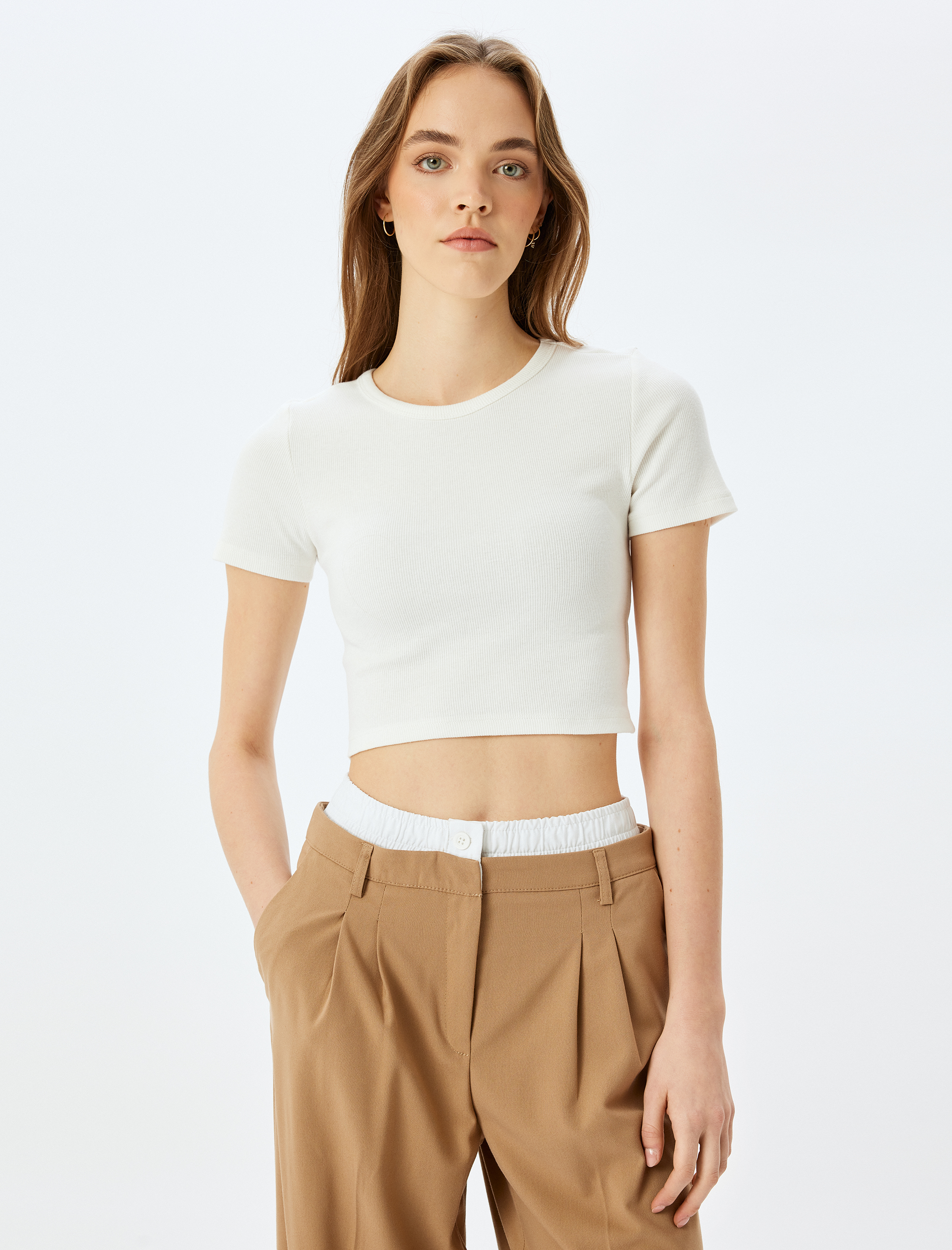   Basic Kısa Kollu Bisiklet Yaka Slim Fit Crop Kaşkorse Kadın Tişört