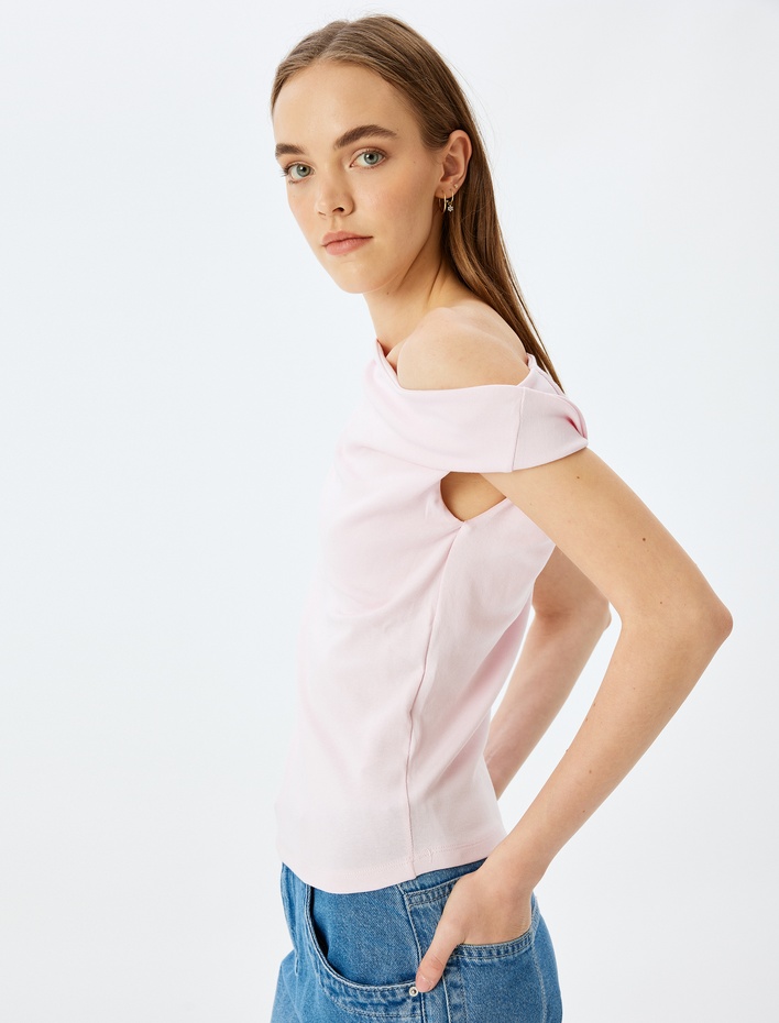  Kayık Yaka Drapeli Kolsuz Slim Fit Bluz