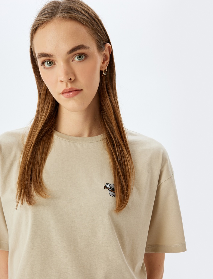  Koala İşlemeli Kısa Kollu Bisiklet Yaka Oversize Tişört