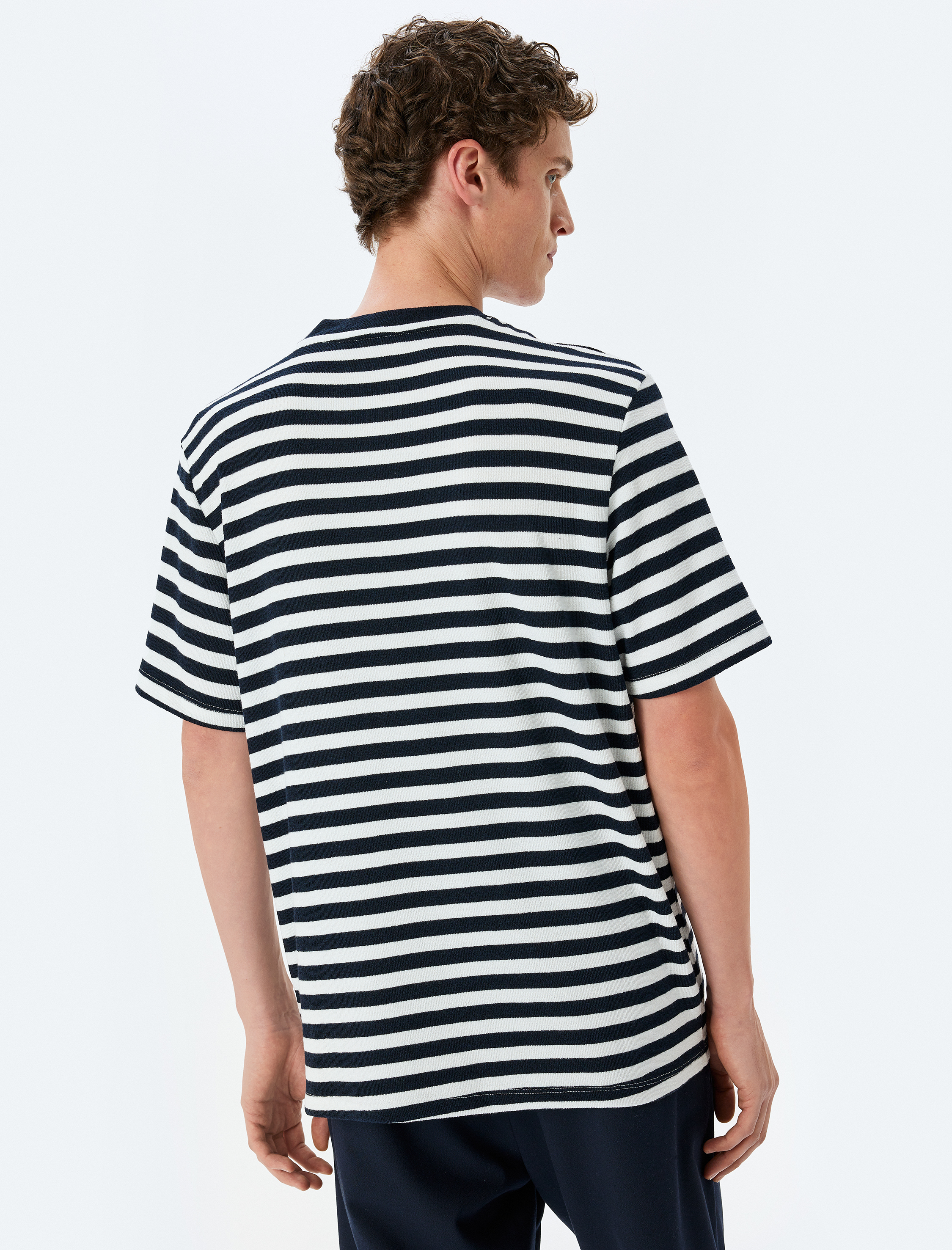   Bisiklet Yaka Regular Fit Cep Detaylı Tok Kumaş Viskon Karışımlı Kısa Kollu Çizgili Tişört