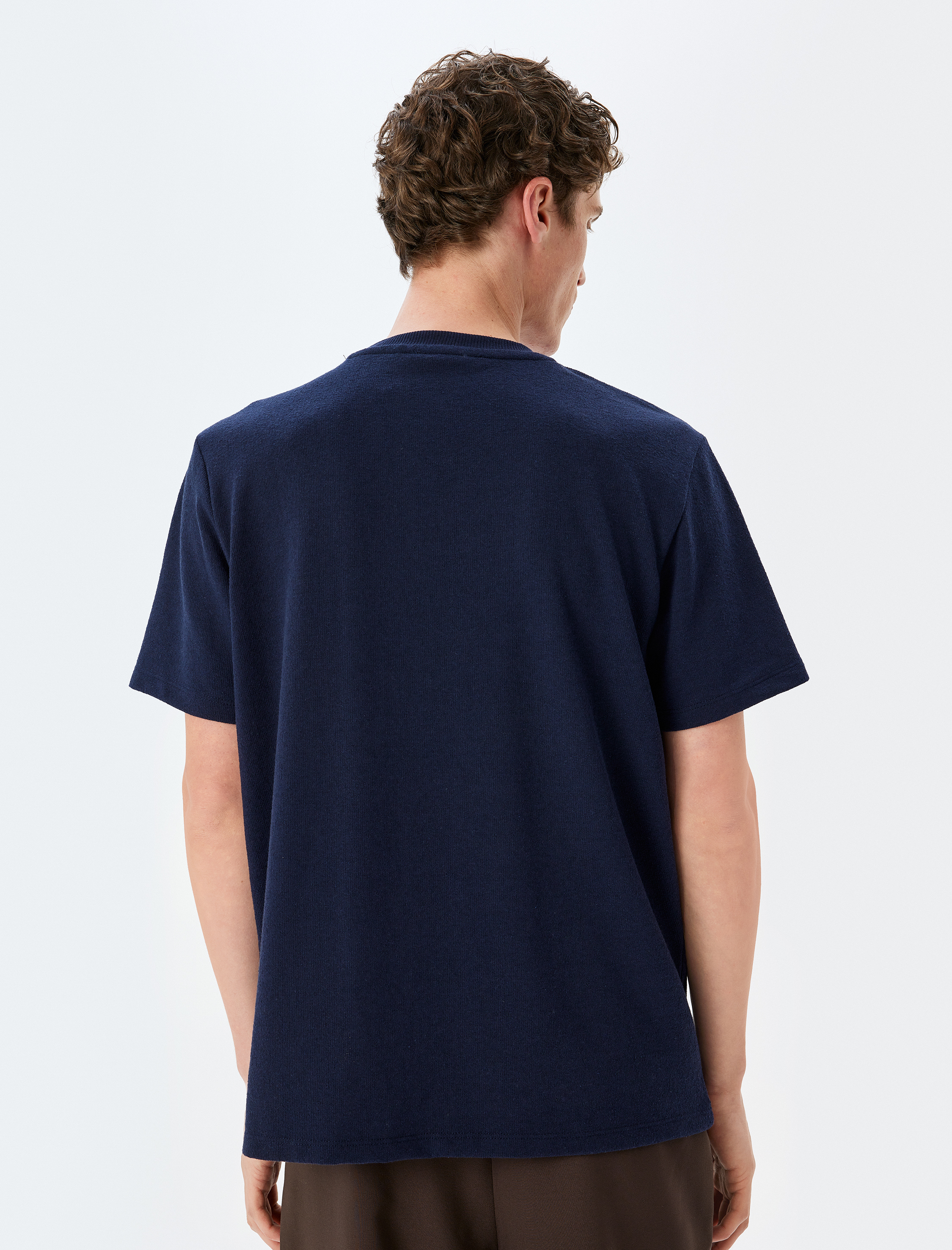 Bisiklet Yaka Regular Fit Kısa Kollu Tok Kumaş Etiket Detaylı Basic Tişört