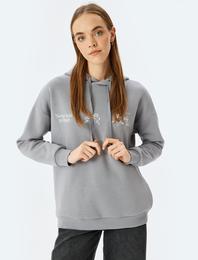 Arkası Baskılı Kapüşonlu Rahat Kalıp Sweatshirt