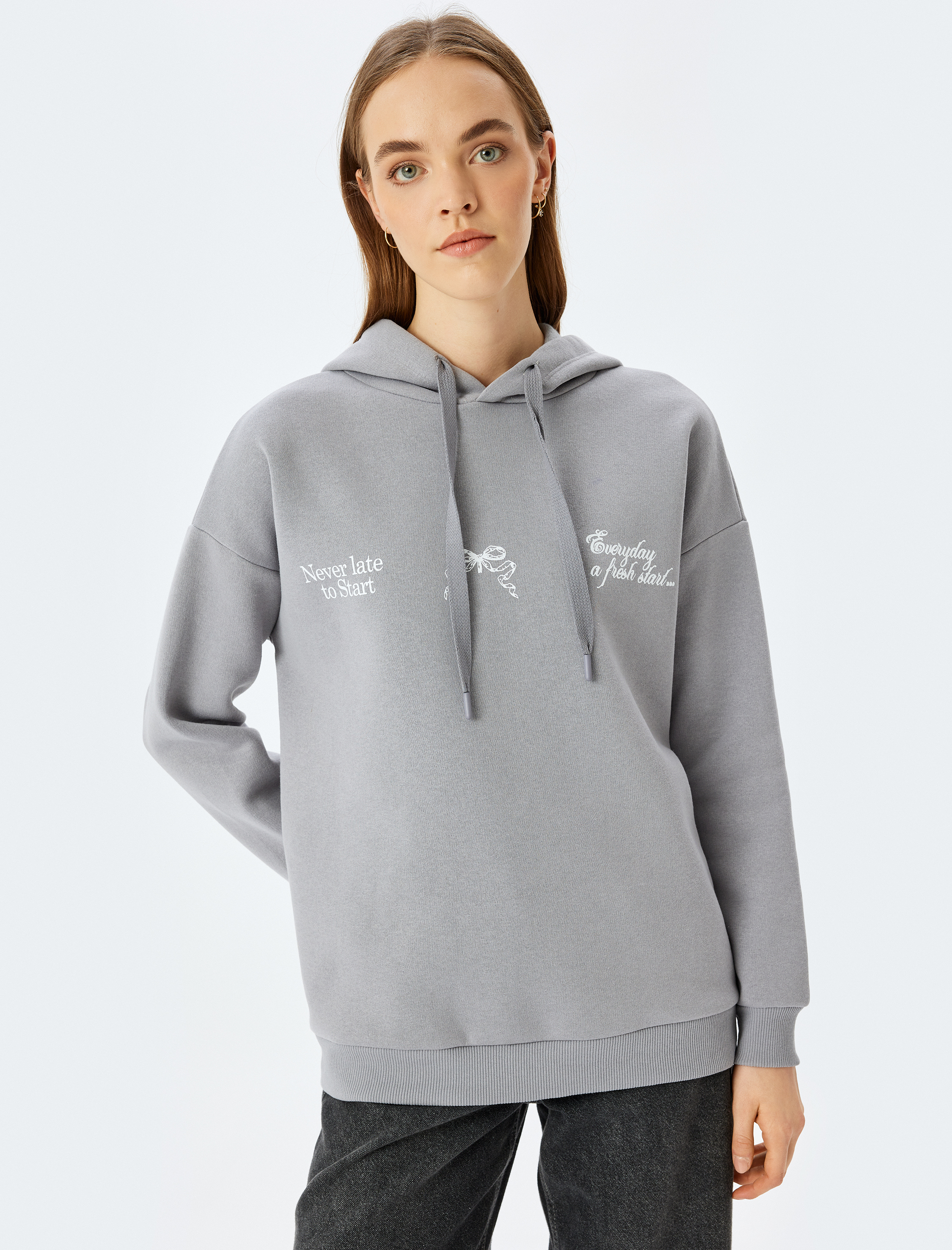   Şardonlu Arkası Baskılı Rahat Kalıp Kapüşonlu Sweatshirt