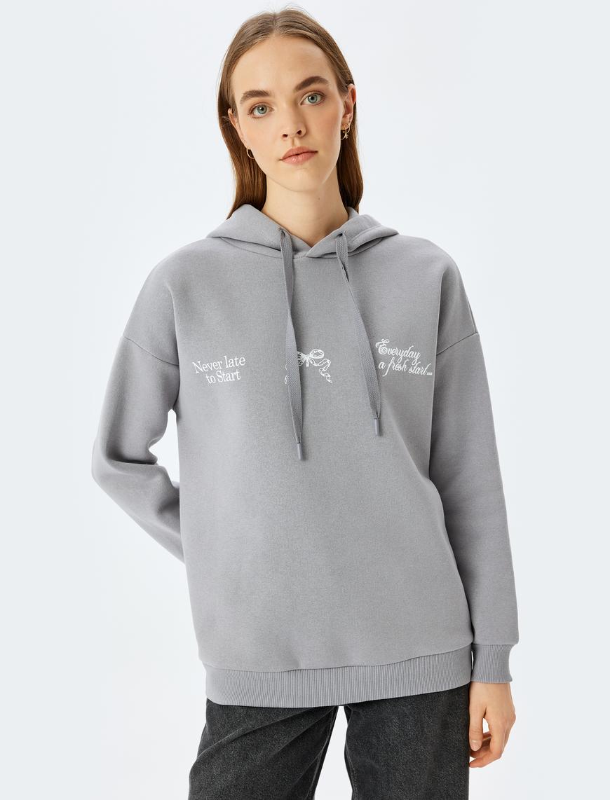   Arkası Baskılı Kapüşonlu Rahat Kalıp Sweatshirt