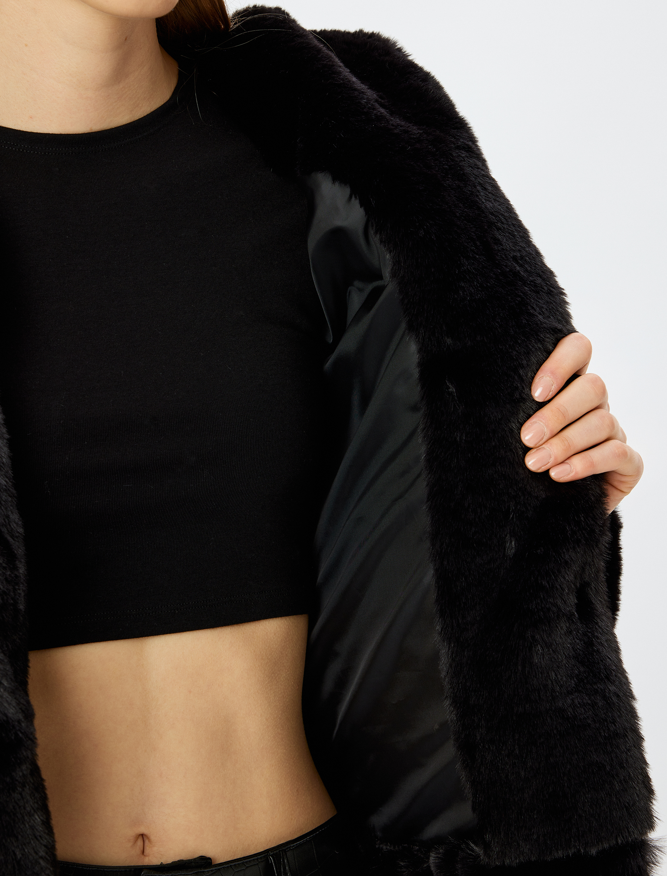   Kapşonlu Tek Düğmeli Astarlı Suni Kürk Crop Ceket