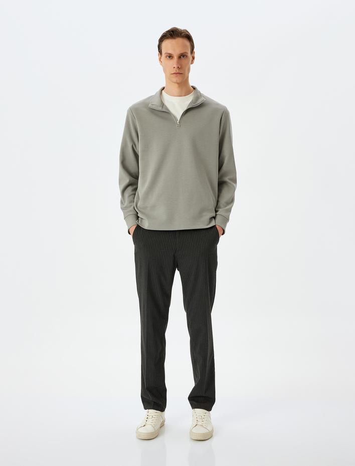  Uzun Kollu Pamuklu İnterlok Kumaş Basic Yarım Fermuarlı Sweatshirt