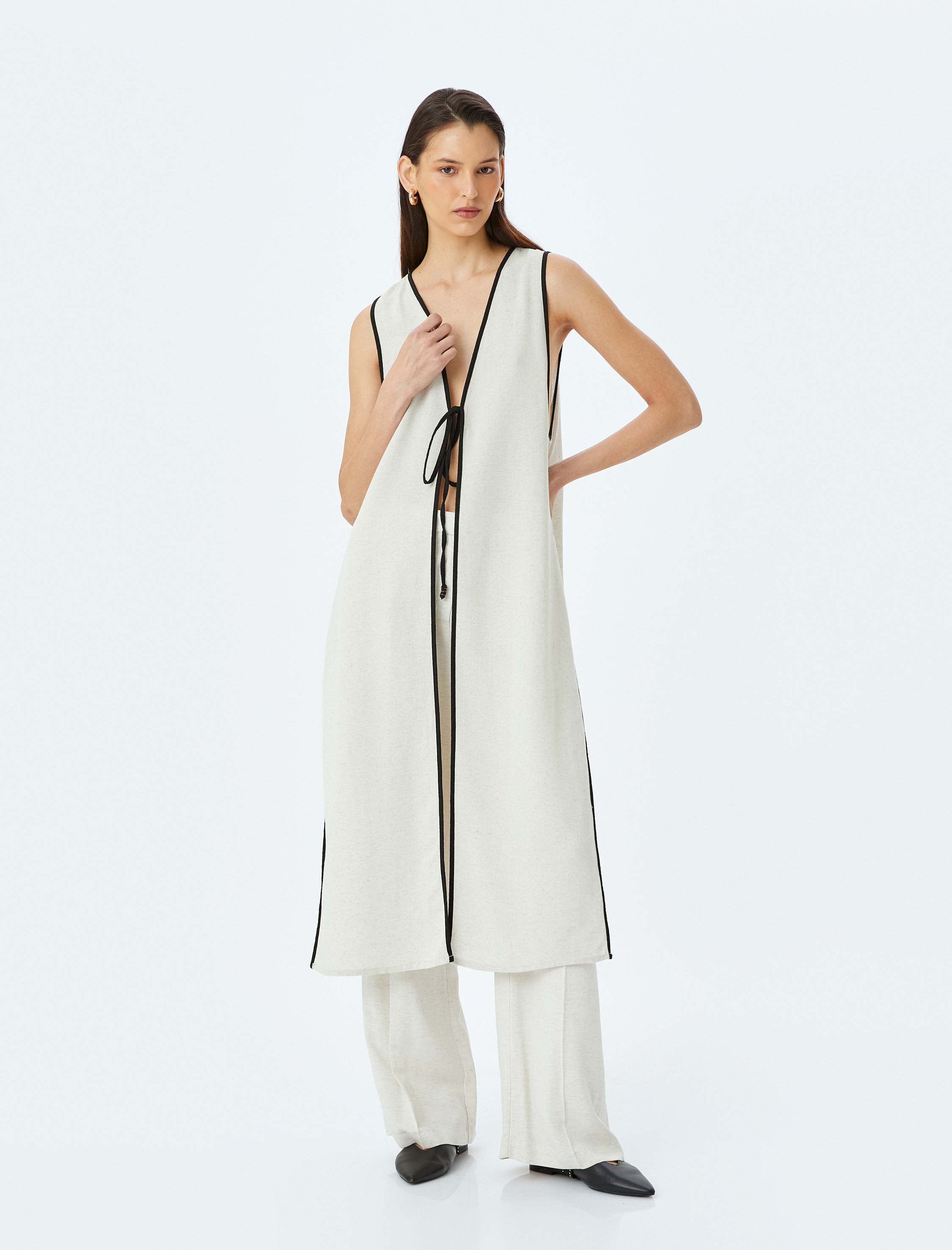 Keten Karışımlı Önden Bağlama Detaylı Uzun Kolsuz Yelek