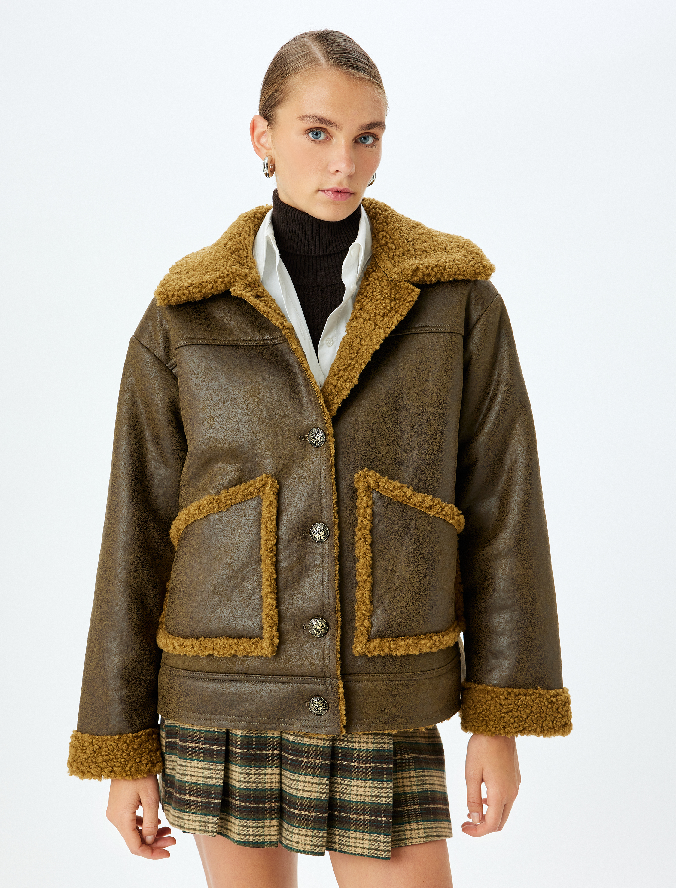 Cepli Peluş Yaka Detaylı Oversize Suni Deri Ceket