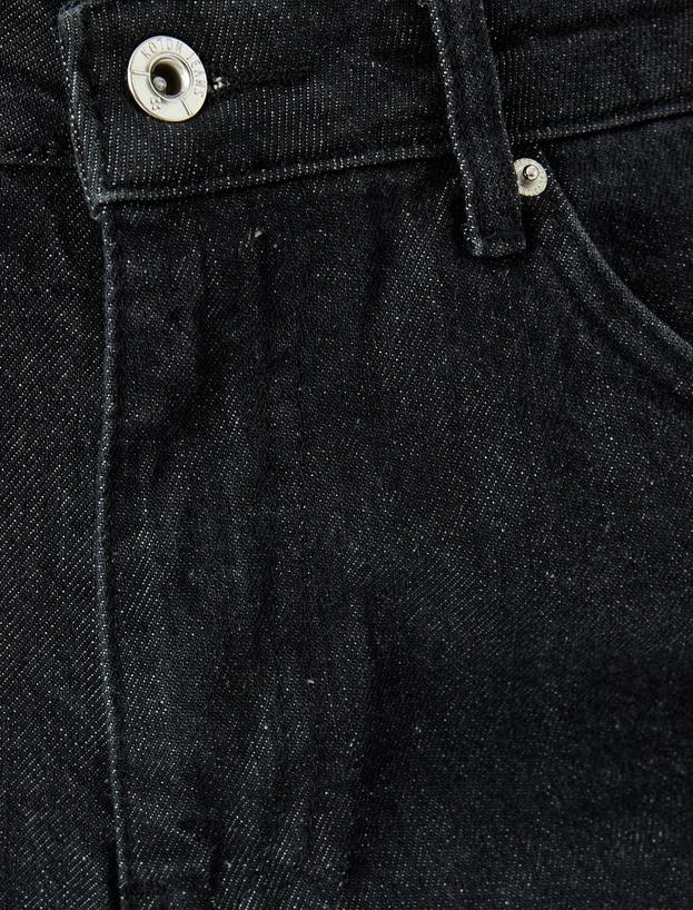 Yüksek Bel Düğmeli Cep Detaylı Rahat Kalıp Kot Pantolon - Mom Jean_5