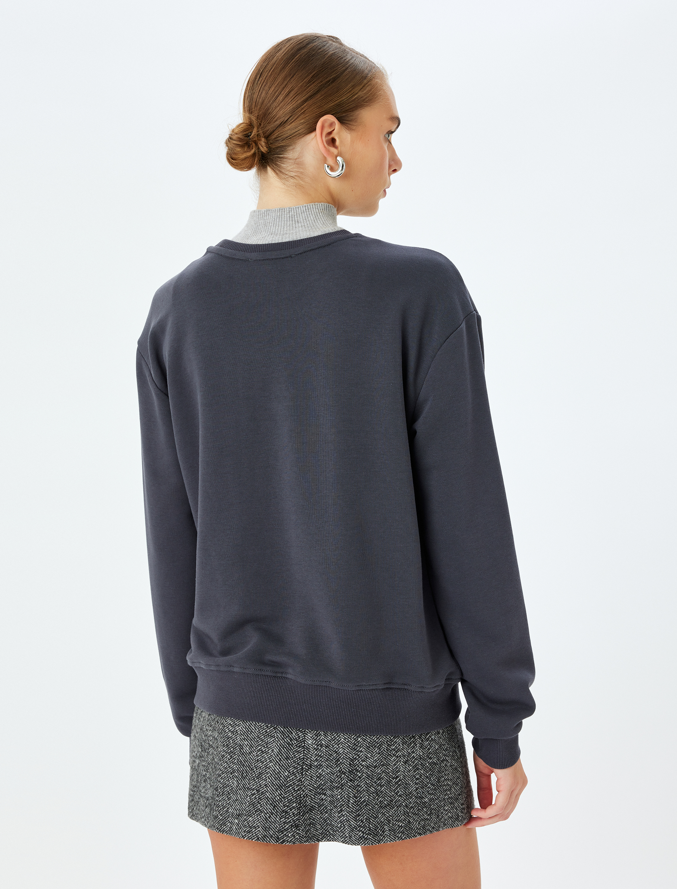 Koton X Şahika Ercümen - Uzun Kollu Bisiklet Yaka Taşlı Oversize Sweatshirt