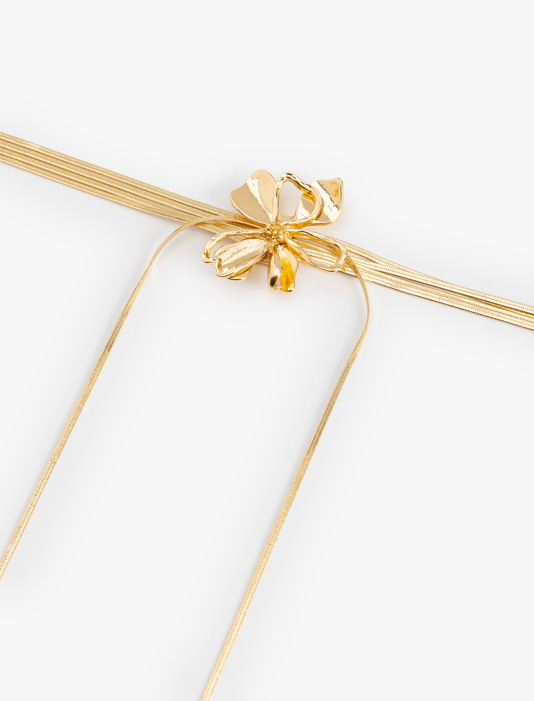  Kadın Çiçek Detaylı Choker Kolye