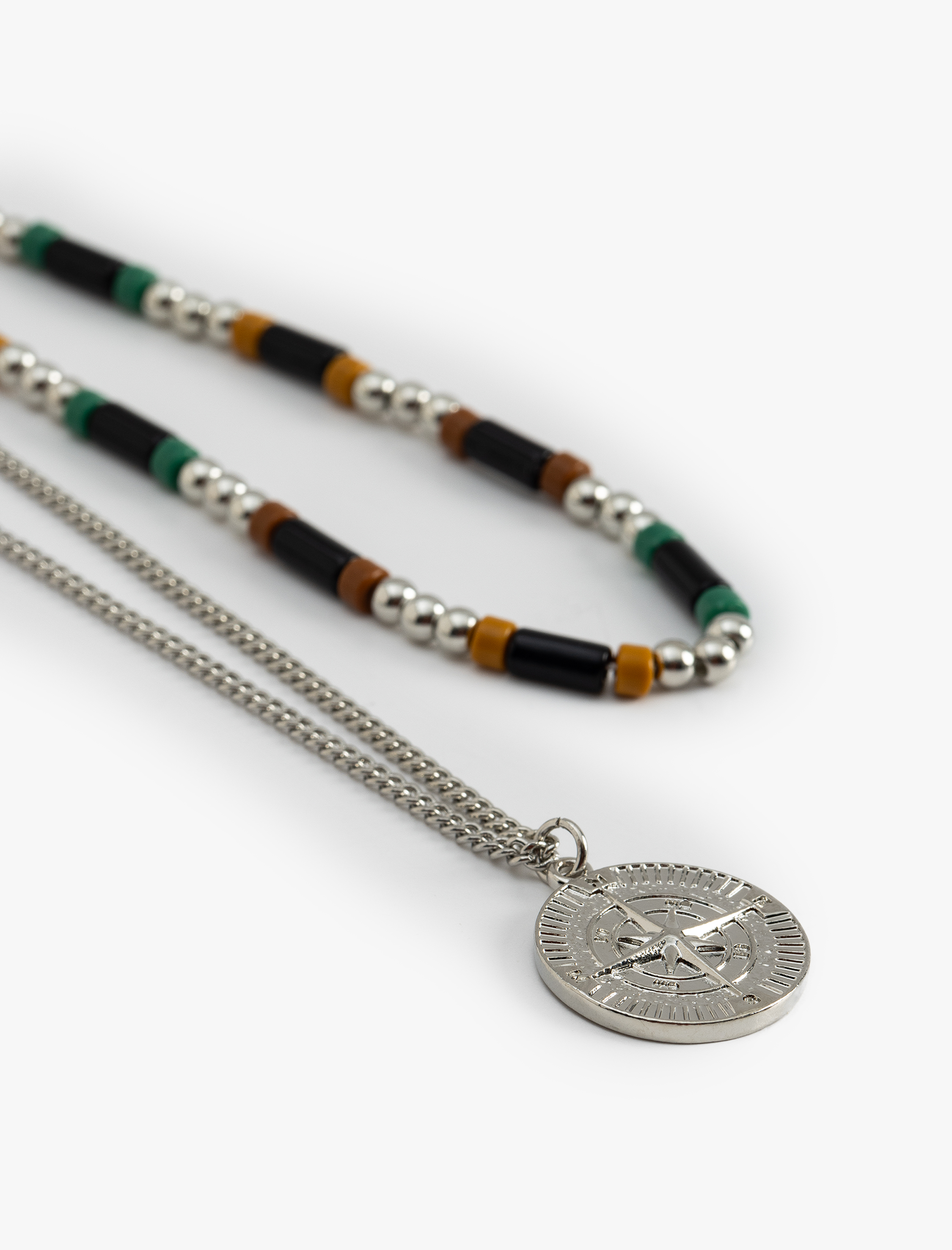  Erkek İkili Çok Renkli Boncuklu ve Zincir Madalyon Kolye