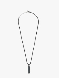 Çelik Charm Detaylı Zincir Kolye