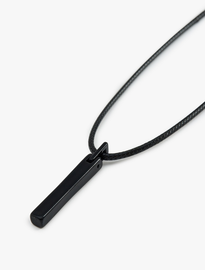 Erkek Charm Detaylı Kolye