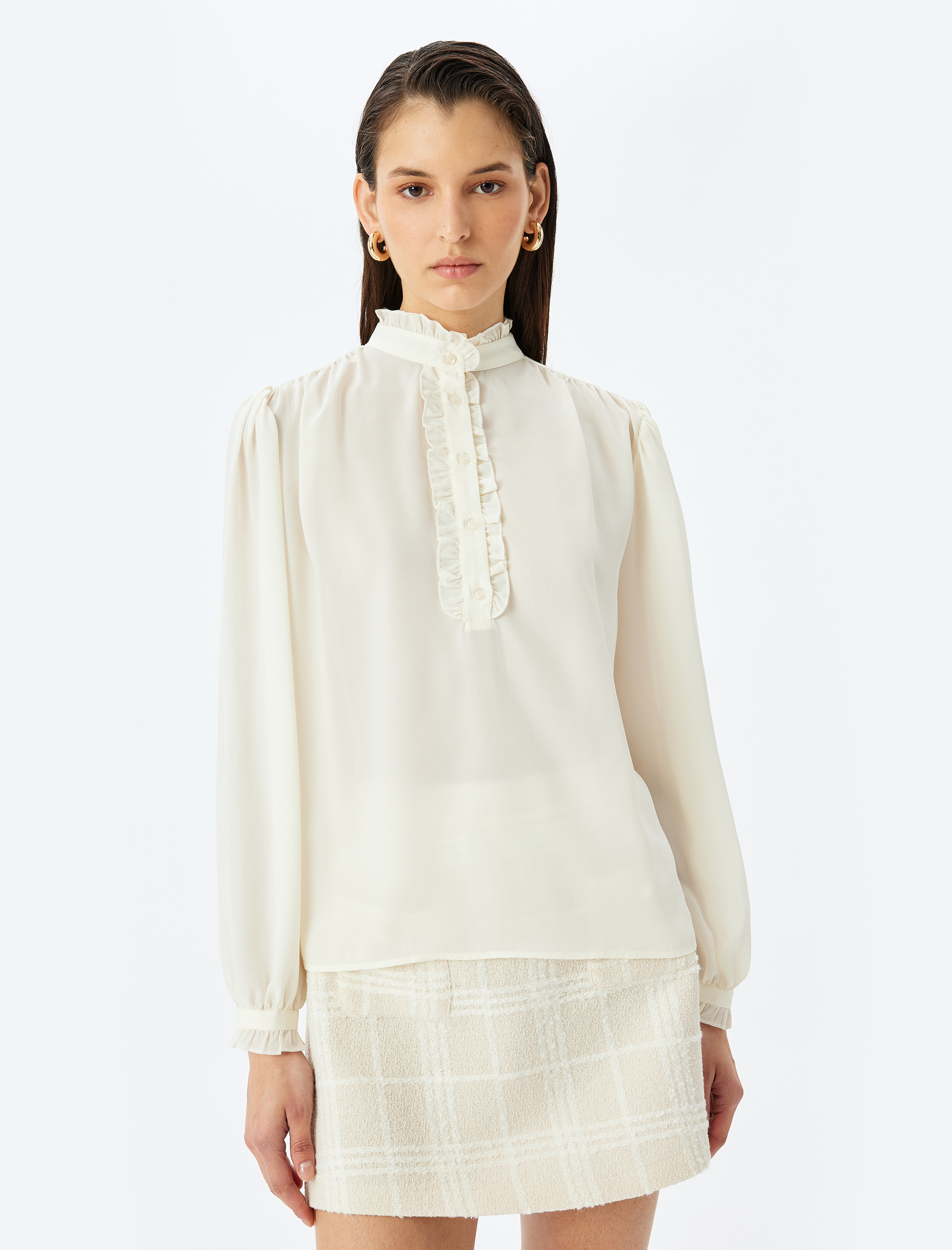   Uzun Kollu Fırfır Detaylı Dik Yaka Krep Bluz