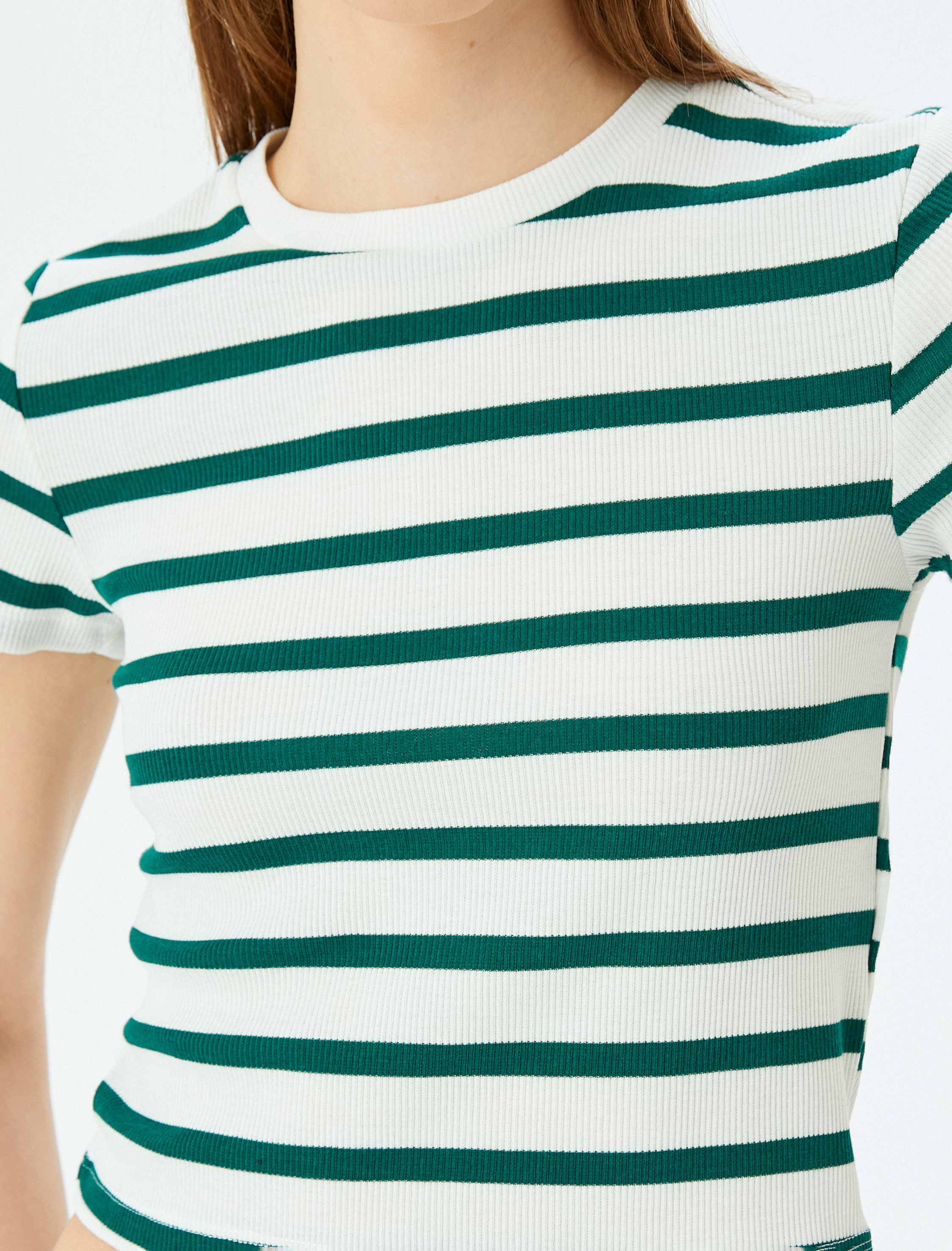   Basic Çizgili Bisiklet Yaka Kısa Kollu Kaşkorse Slim Fit Kadın Tişört