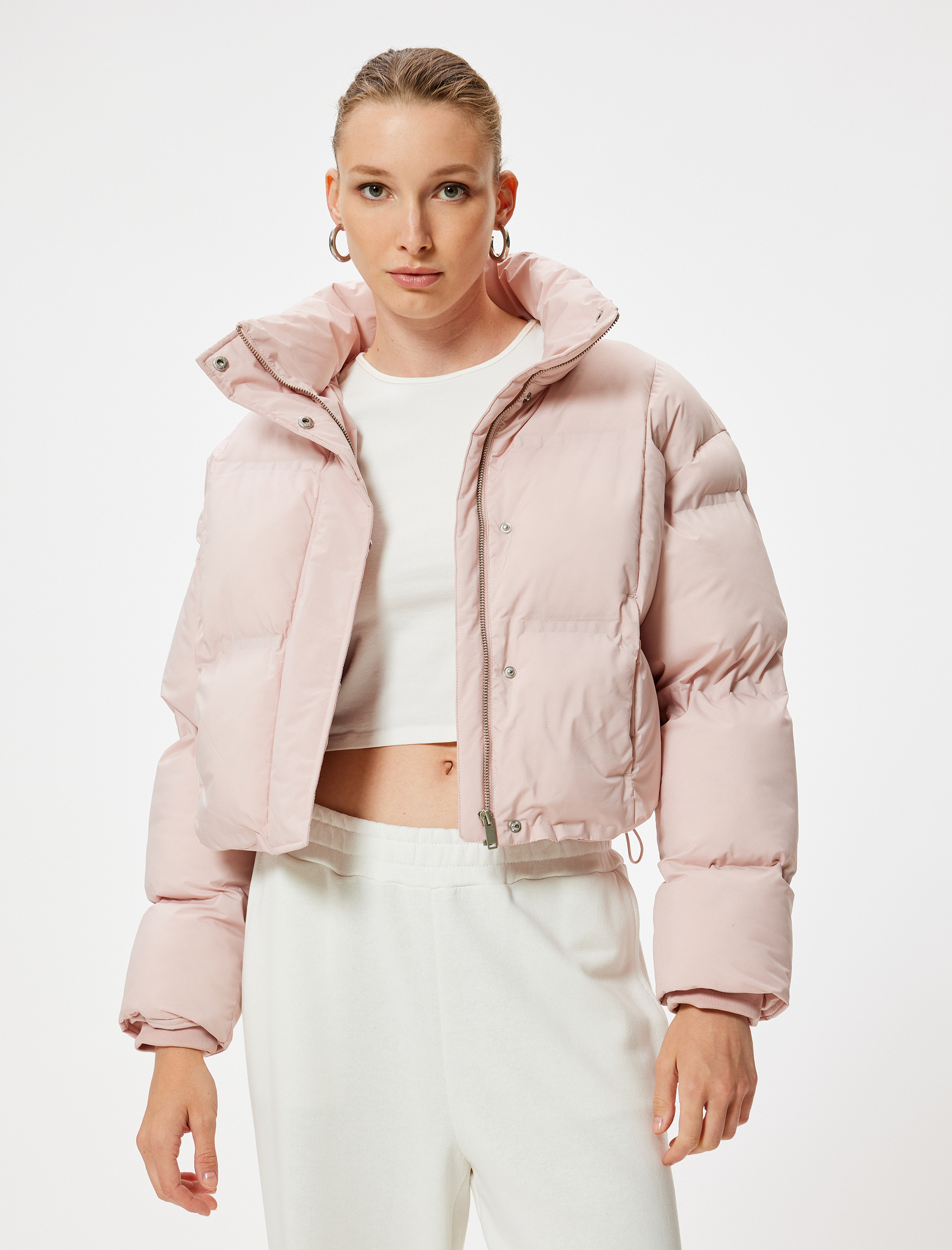   Kısa Şişme Mont Dik Yaka Fermuarlı Cepli Rahat Kalıp