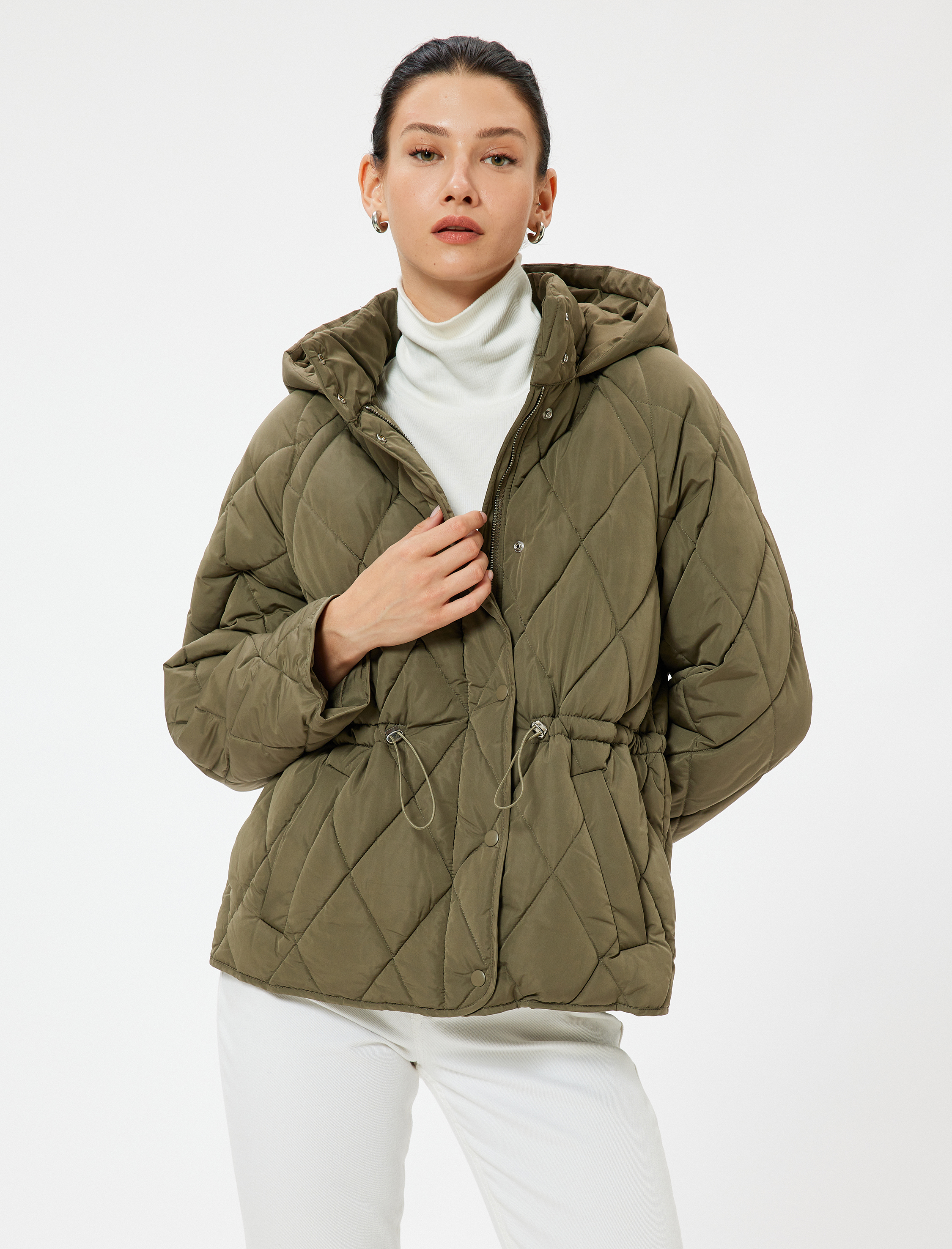   Kapitone Kapşonlu Mont Kalça Boy Cepli Fermuarlı Beli Lastikli