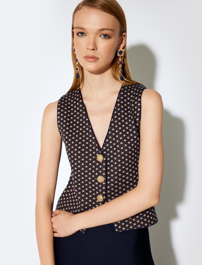  Koton X Melis Ağazat - V Yaka Gold Düğmeli Desenli Triko Yelek