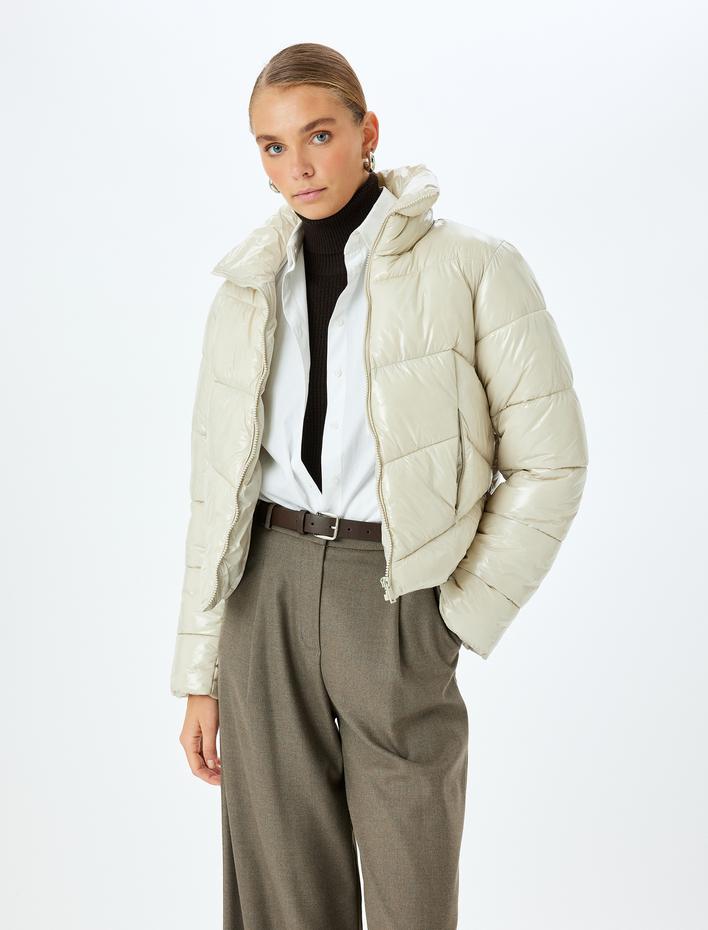  Su İtici Dik Yaka Fermuarlı Cepli Parlak Kısa Şişme Mont