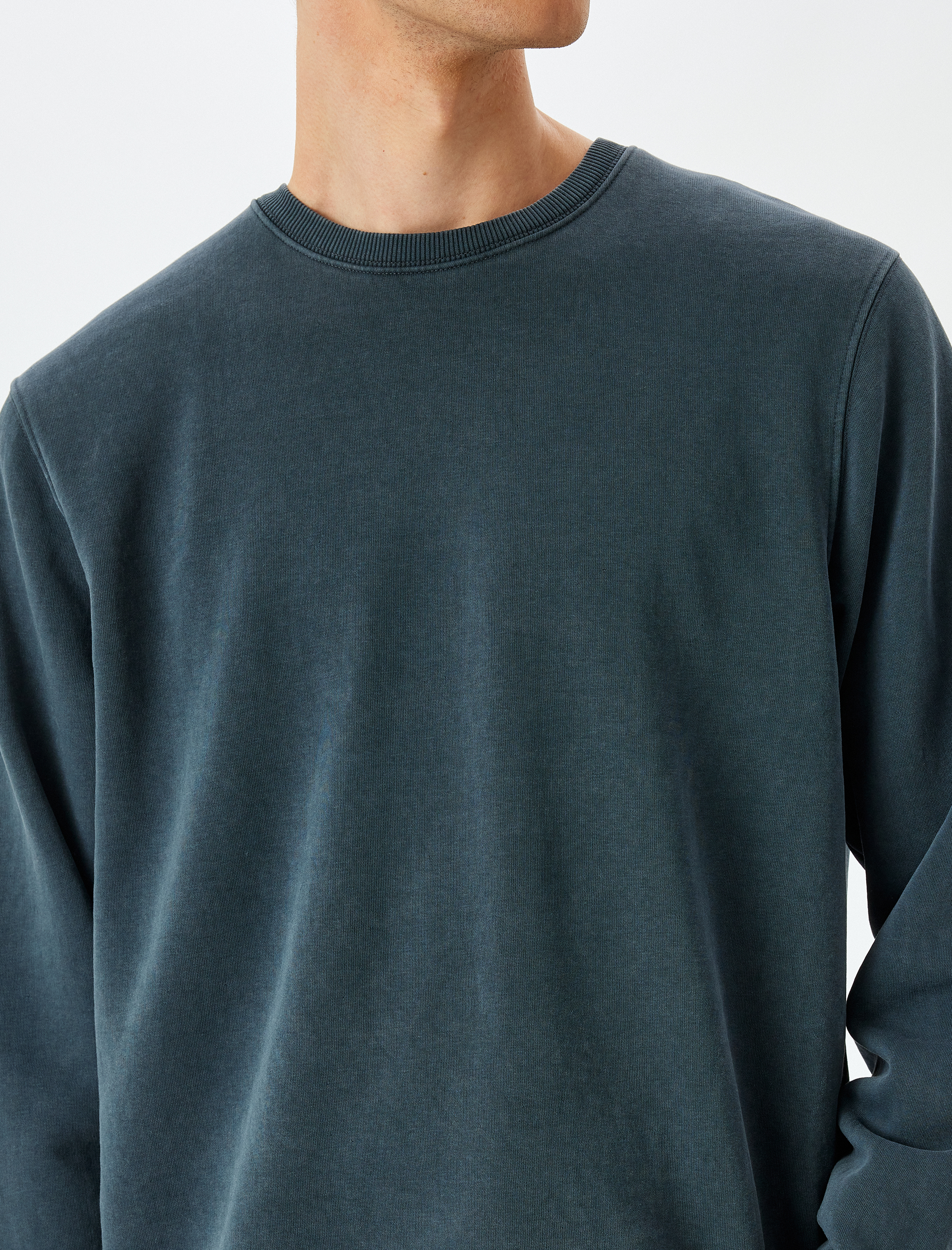   Bisiklet Yaka Uzun Kollu Şardonlu Pamuk Karışımlı Yıkamalı Basic Sweatshirt