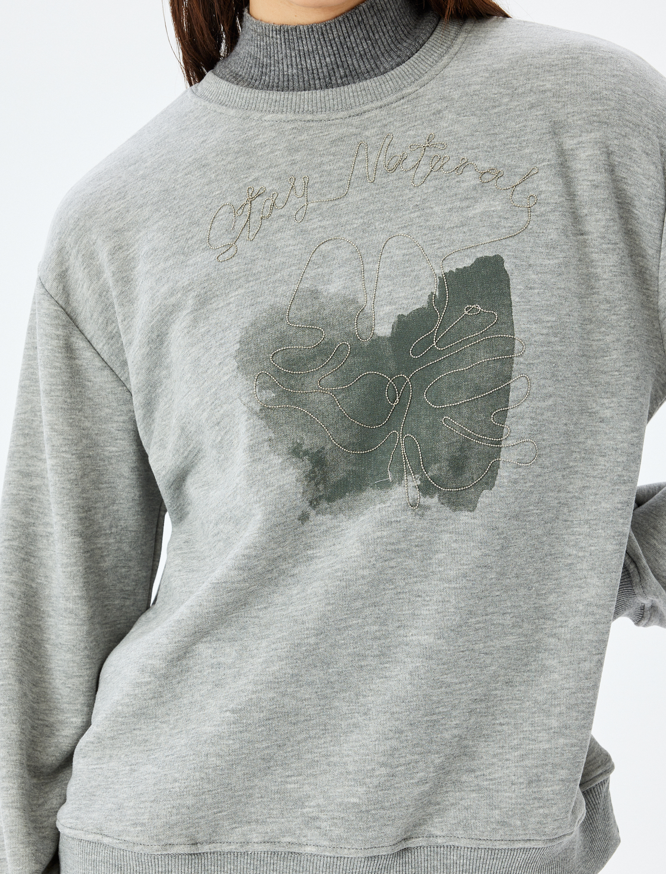 Koton X Şahika Ercümen - Nakış Detaylı Baskılı Uzun Kollu Oversize Sweatshirt