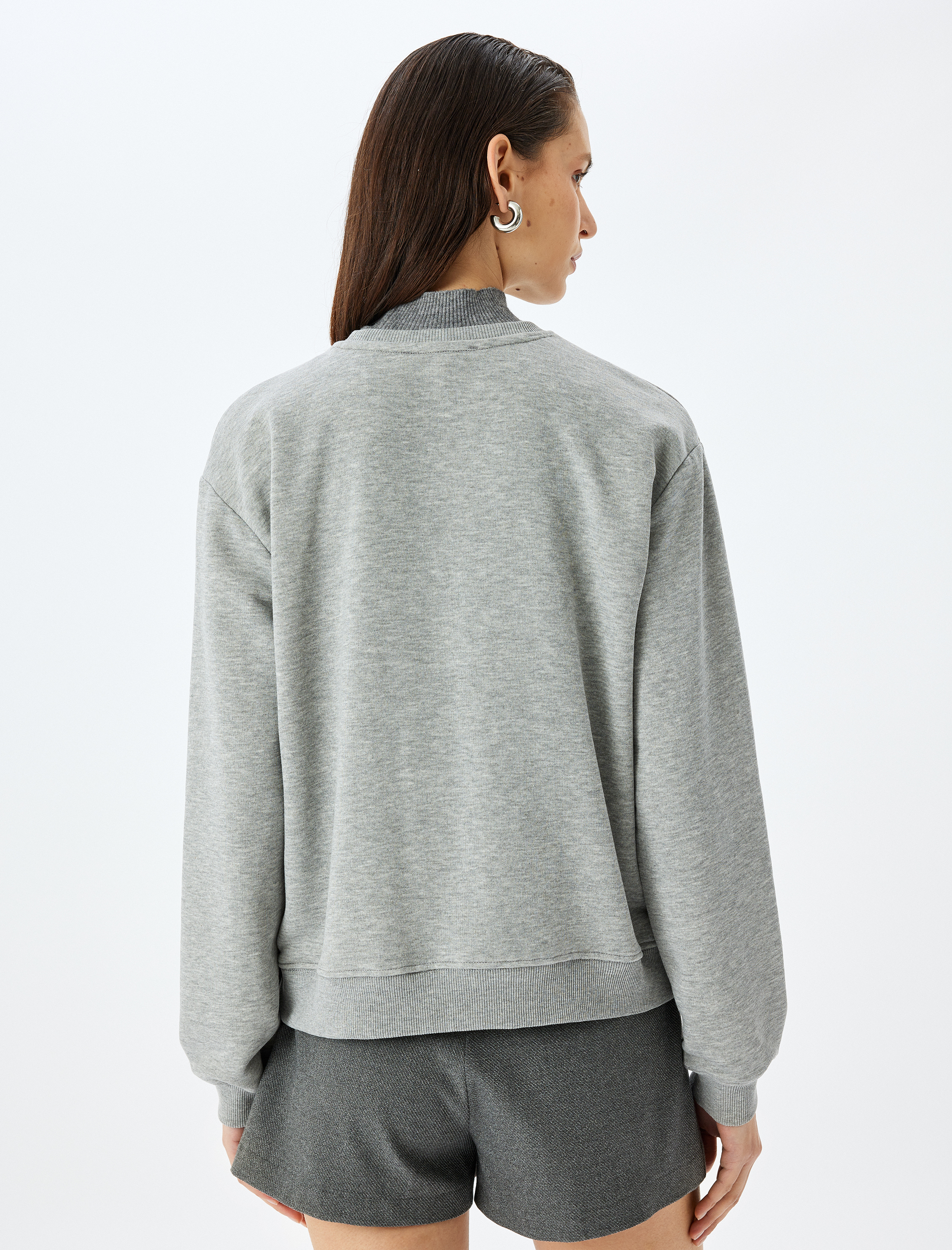 Koton X Şahika Ercümen - Nakış Detaylı Baskılı Uzun Kollu Oversize Sweatshirt