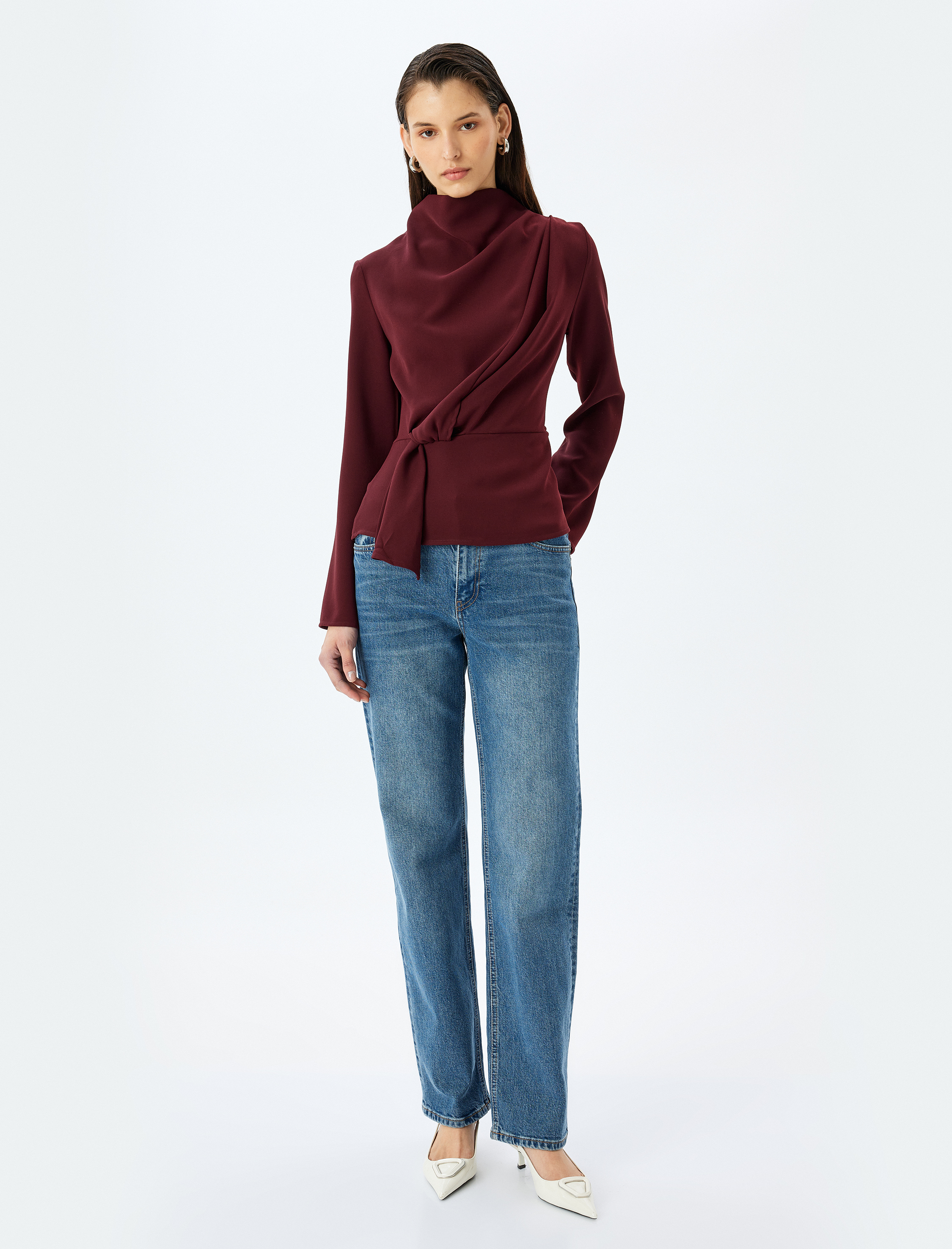 Dik Yaka Uzun Kollu Bağlama Detaylı Bluz