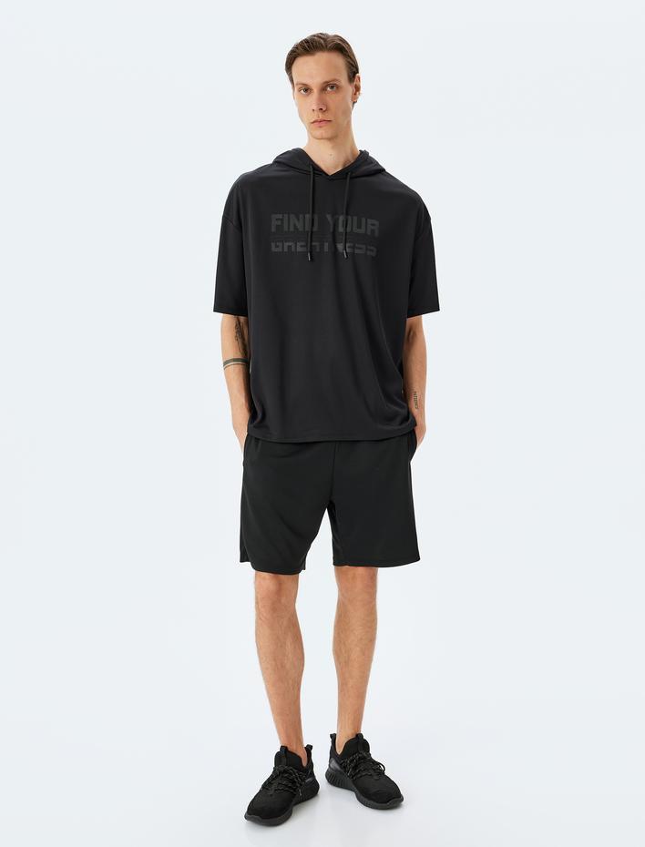  Slogan Baskılı Yarım Kollu Oversize Kapşonlu Spor Tişört