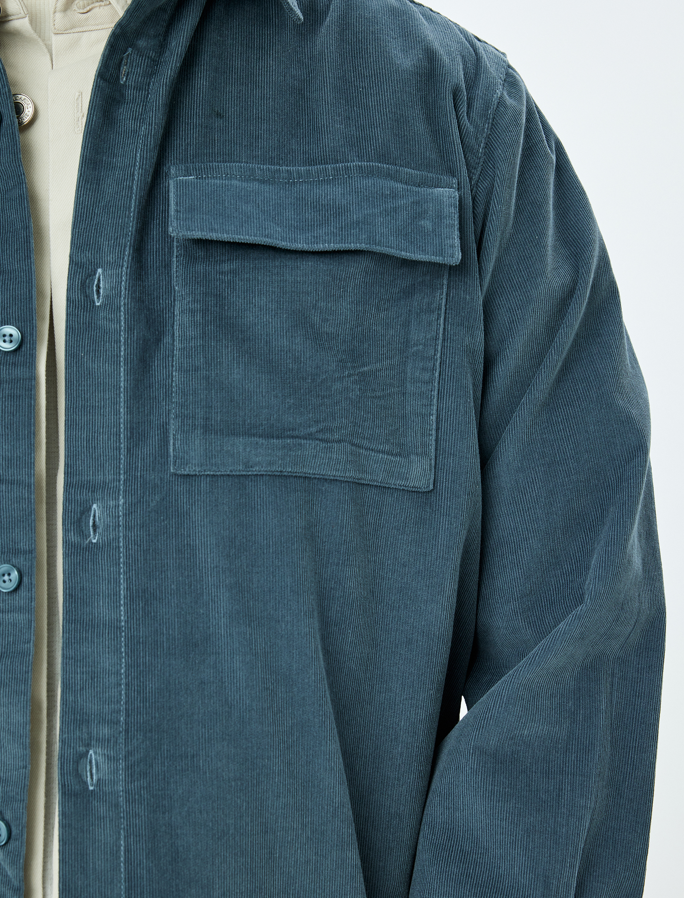 Kapaklı Cep Detaylı Pamuklu Düğmeli Fitilli Kadife Ceket