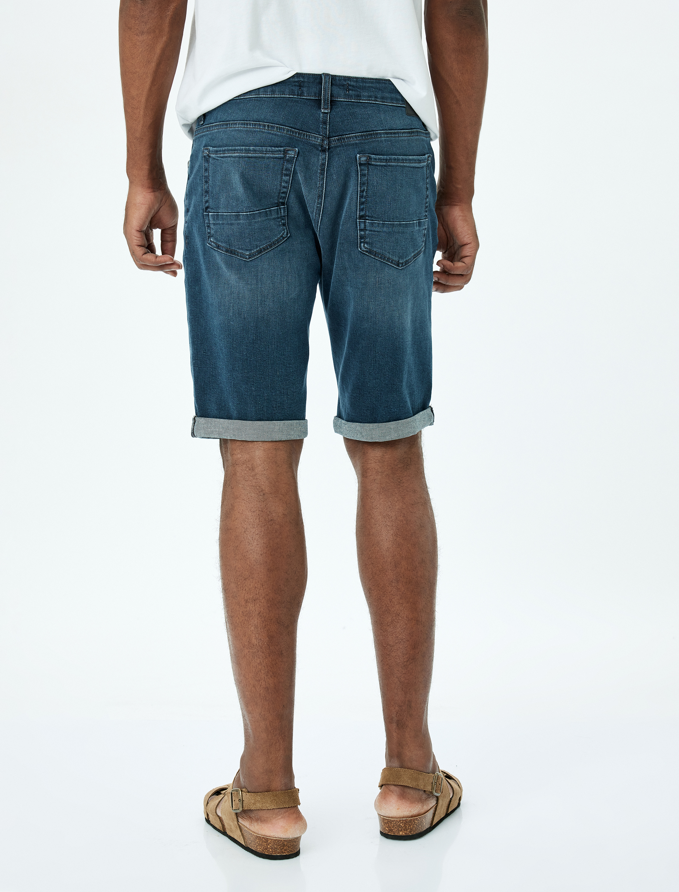   Katlamalı Paçalı Pamuklu Cep Detaylı Slim Fit Kot Şort