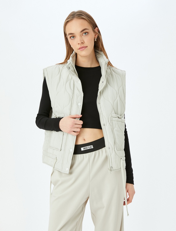  Kapitone Oversize Kolsuz Kapüşonlu Yelek