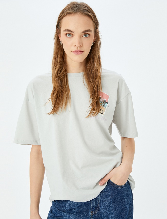  Arkası Baskılı Bisiklet Yaka Kısa Kollu Pamuklu Tişört